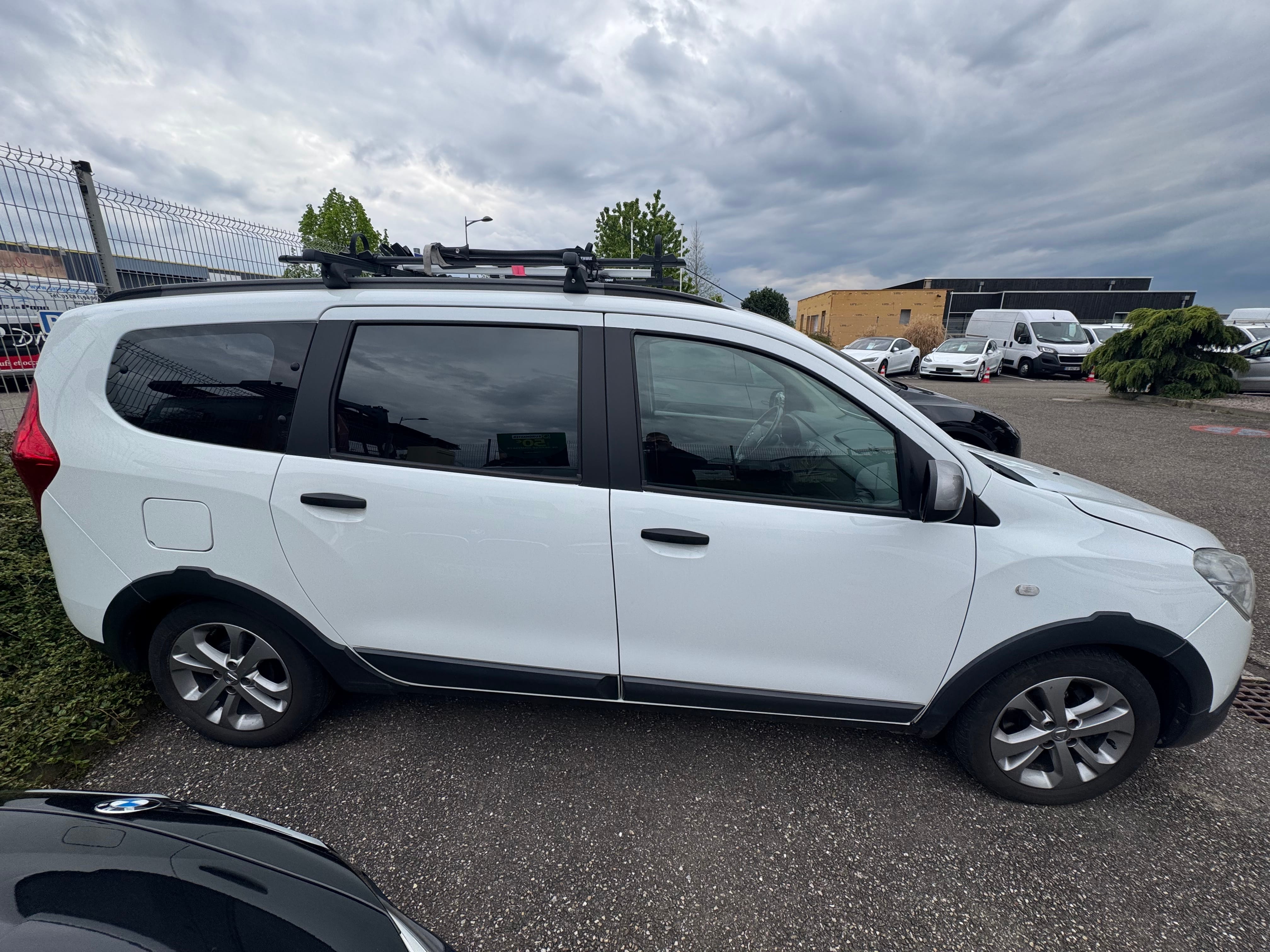 Dacia Lodgy Stepway 7 places 1.5 dCi 110cv PORTE VÉLO + ATTELAGE avec Climatisation