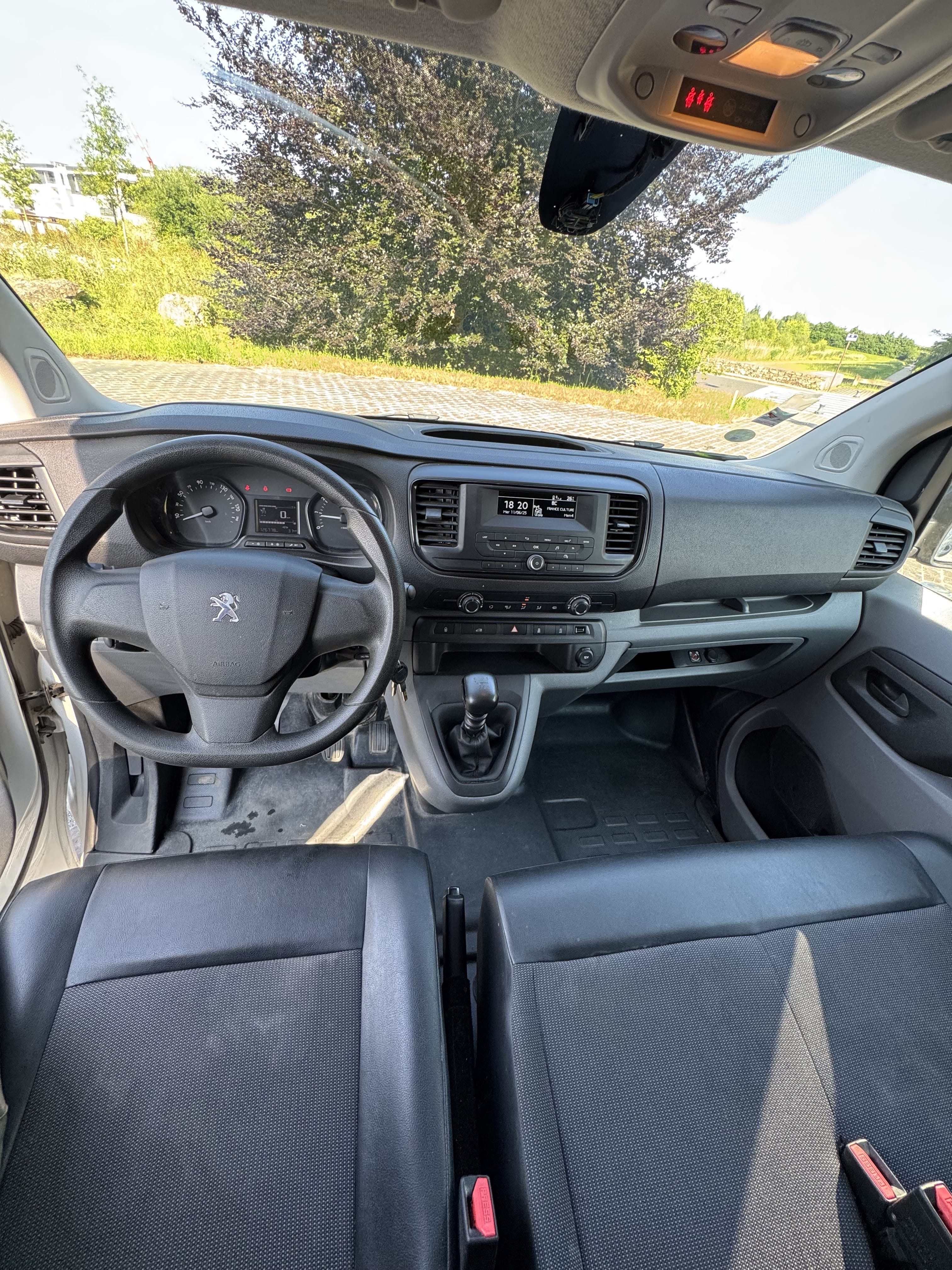 Peugeot Expert avec Entrée audio / iPod