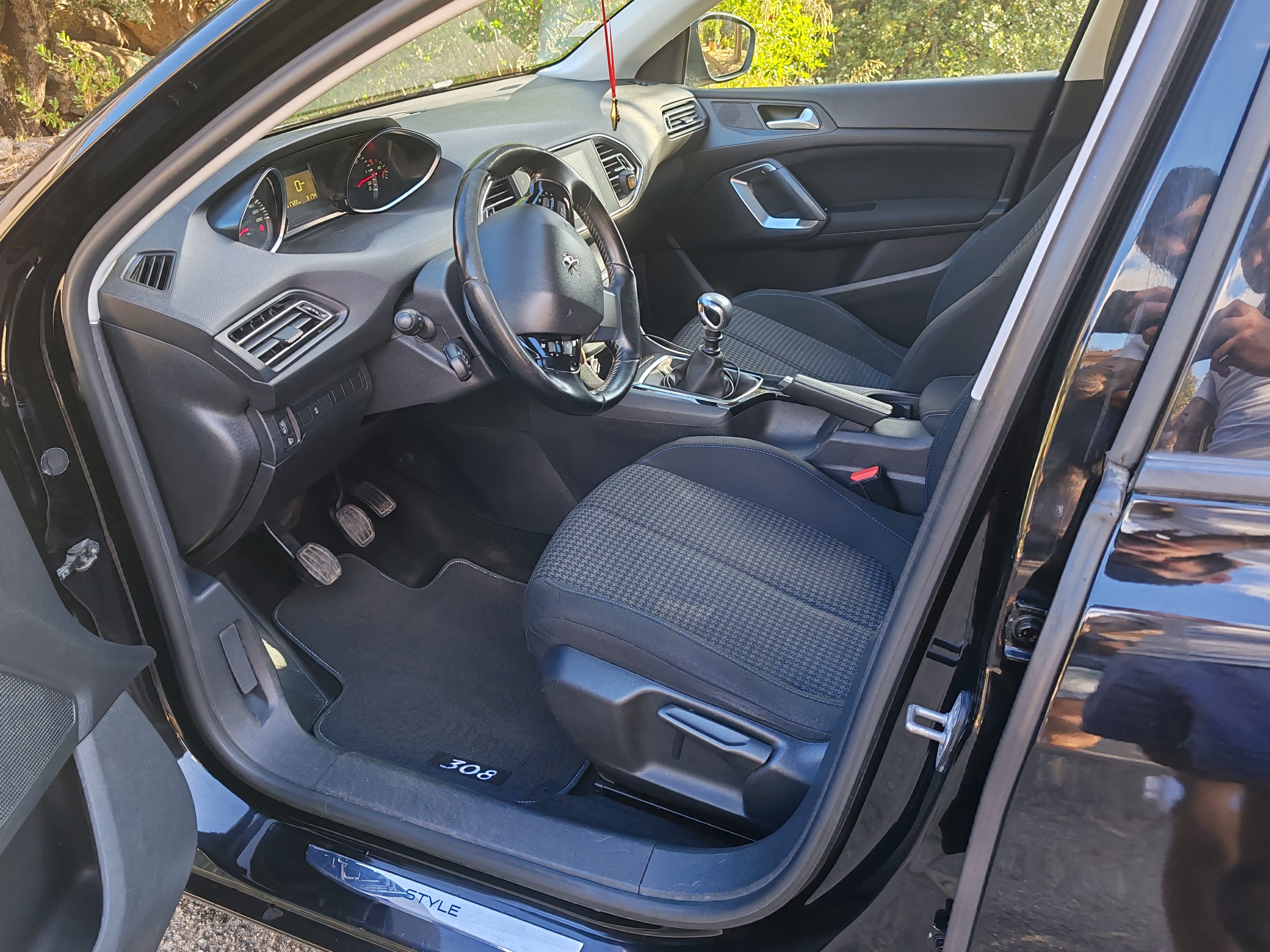 Peugeot 308 avec GPS