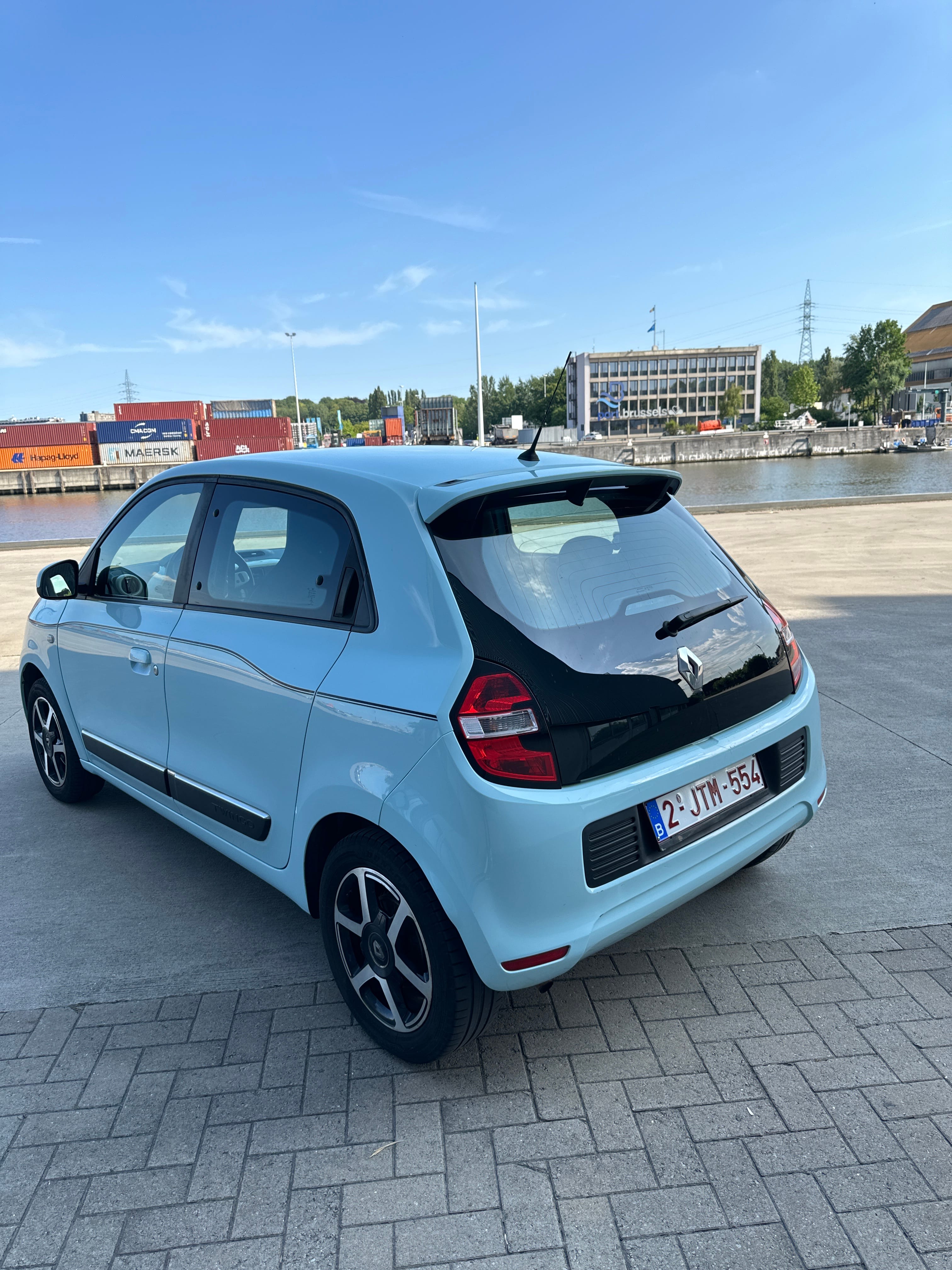 Renault Twingo III  Économique, Pratique et Facile à Conduire avec Audio Bluetooth