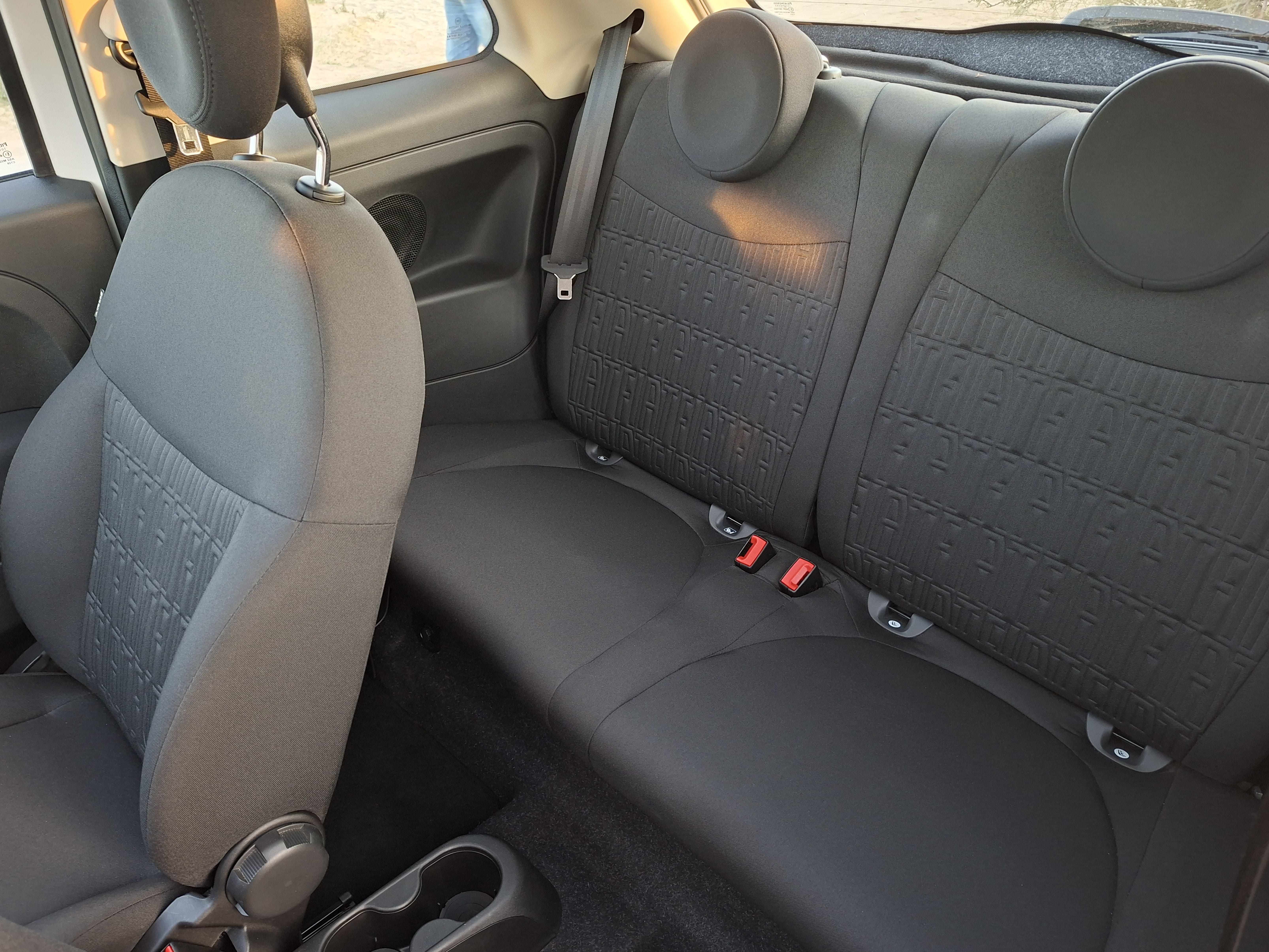 Fiat 500 Híbrido 1.0 51KW (70 CV) Dolcevita 3 puertas - 5379MSK con Apple CarPlay