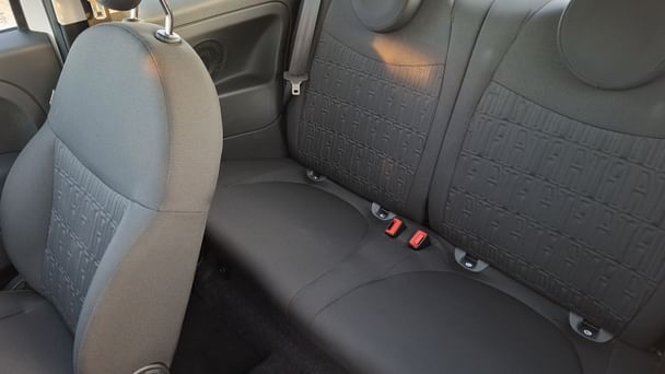 Fiat 500 Híbrido 1.0 51KW (70 CV) Dolcevita 3 puertas - 5379MSK con Apple CarPlay