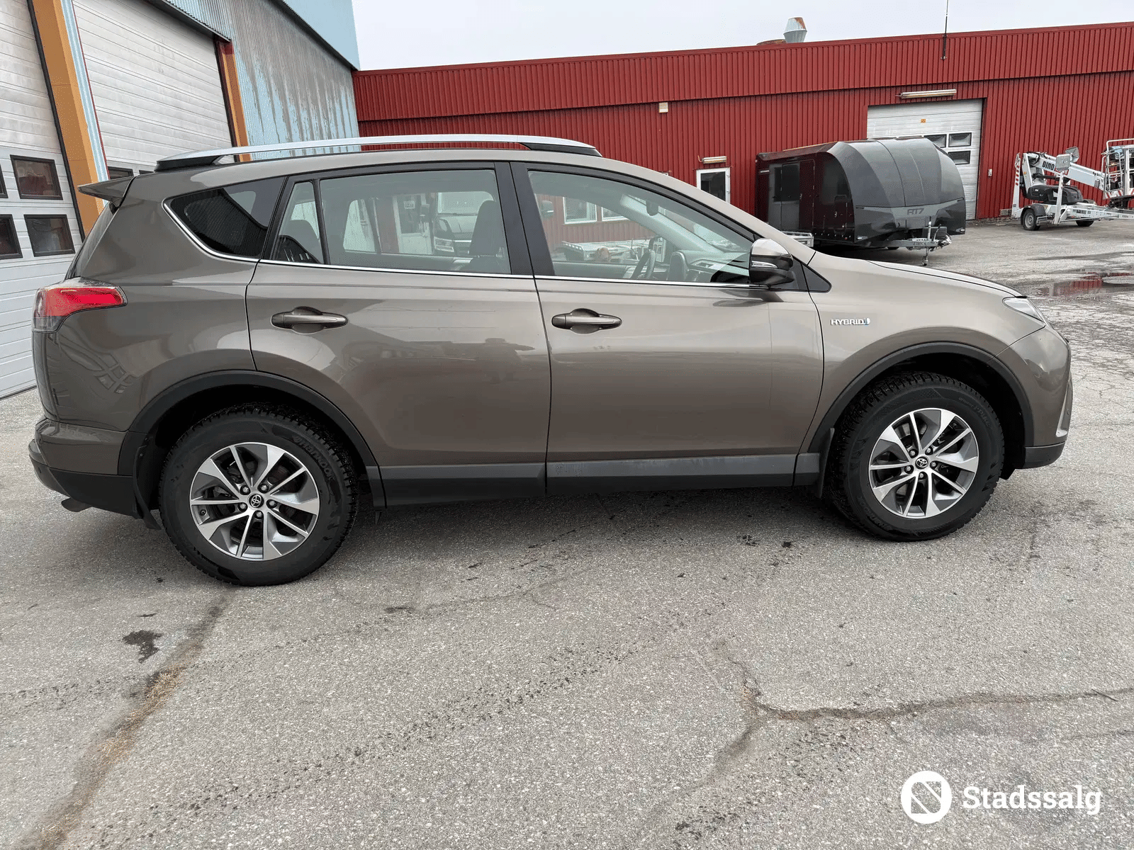 Toyota RAV 4 Hybrid with Bluetooth audio