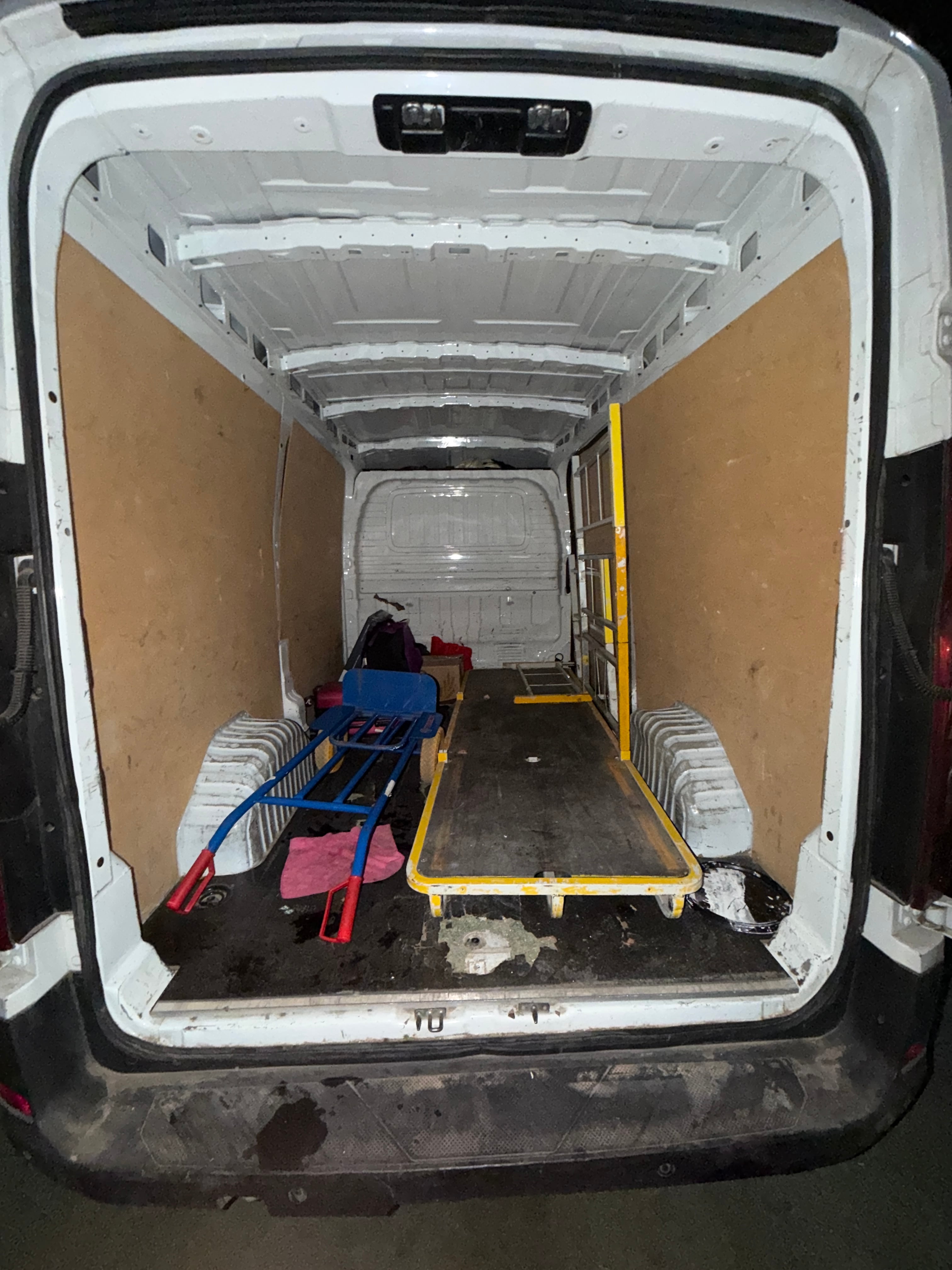 Maxus Deliver 9 con Cámara de marcha atrás