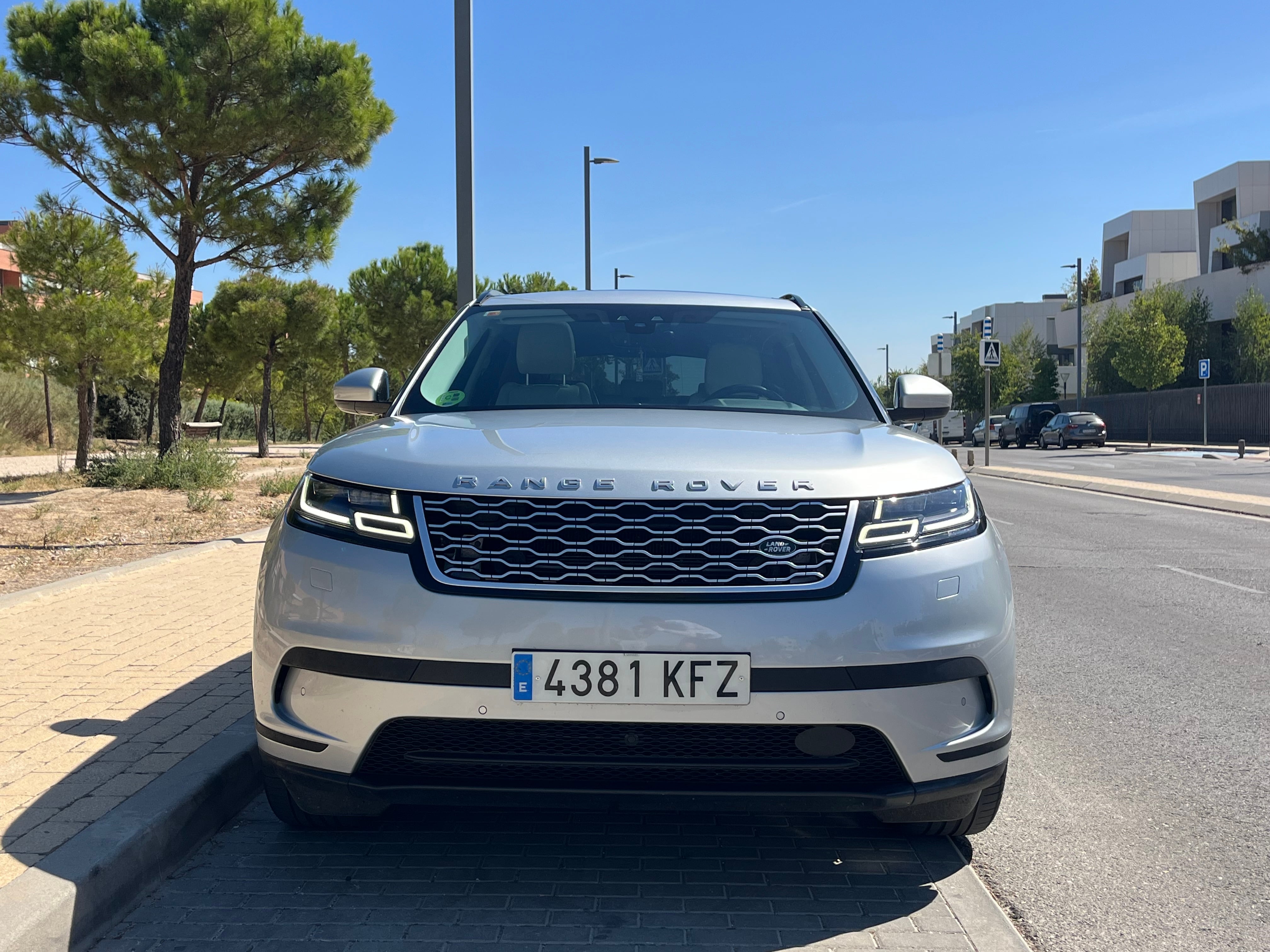 Land-Rover Range Rover Velar con Aire acondicionado
