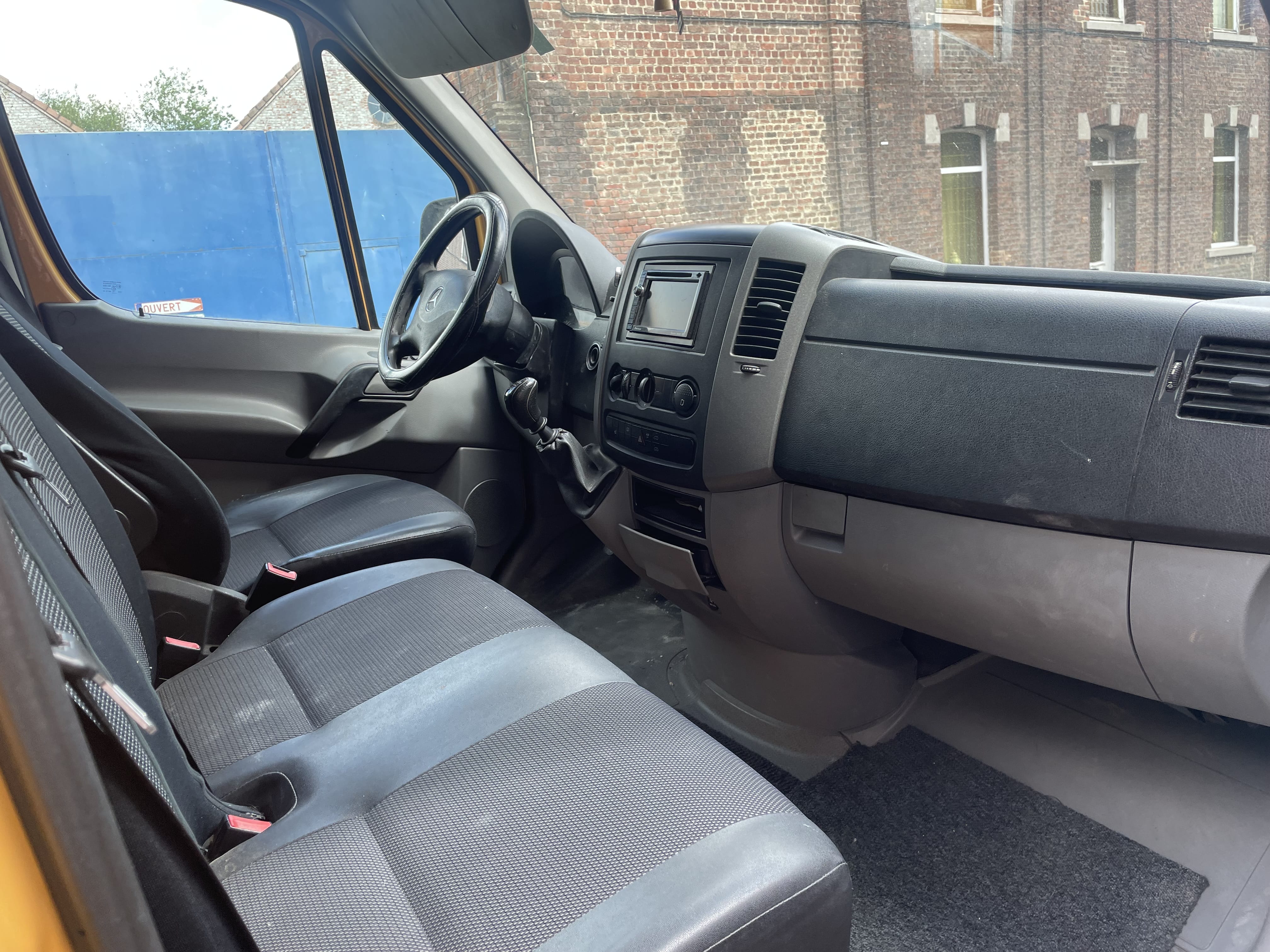 Mercedes-Benz Sprinter avec Attelage