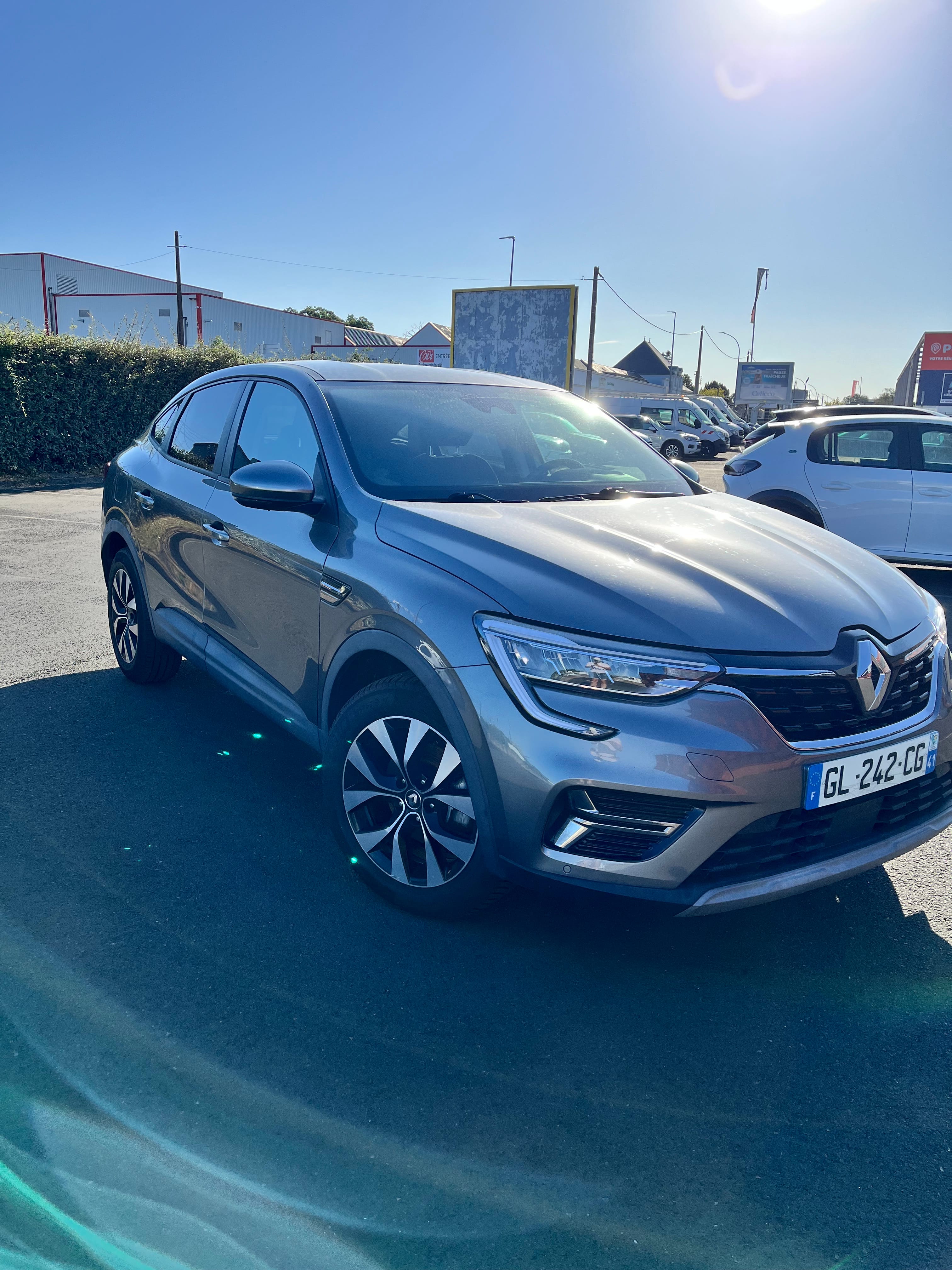 Renault Arkana E-Tech, 2022, Essence 95 / Électrique (hybride), automatique
