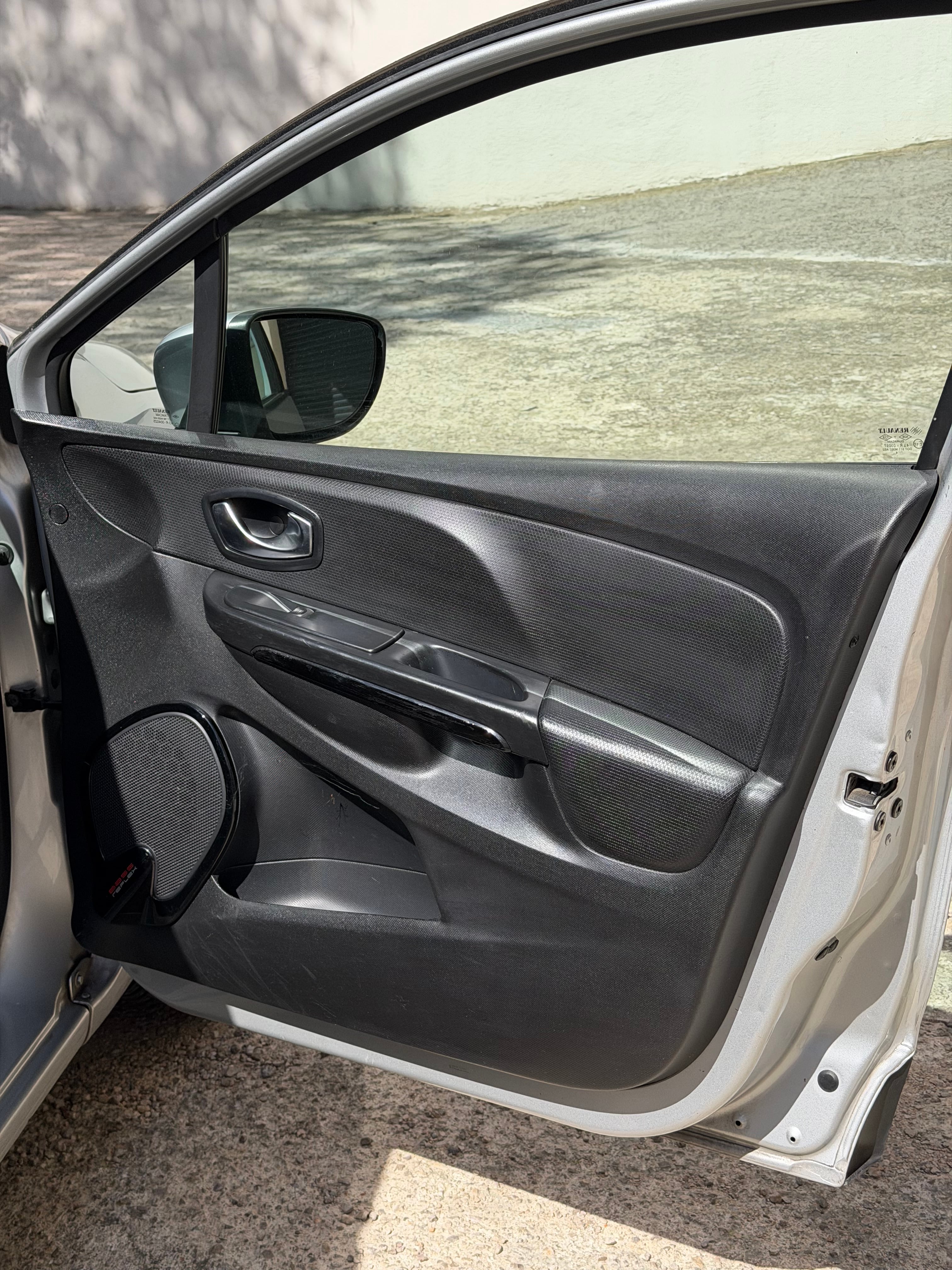 Renault Clio avec Siège bébé