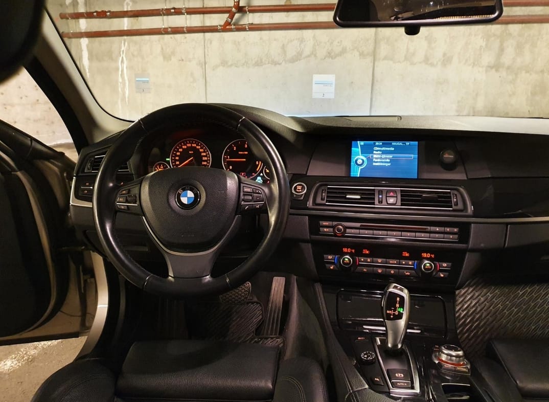 BMW 5-Serie med Lydinngang