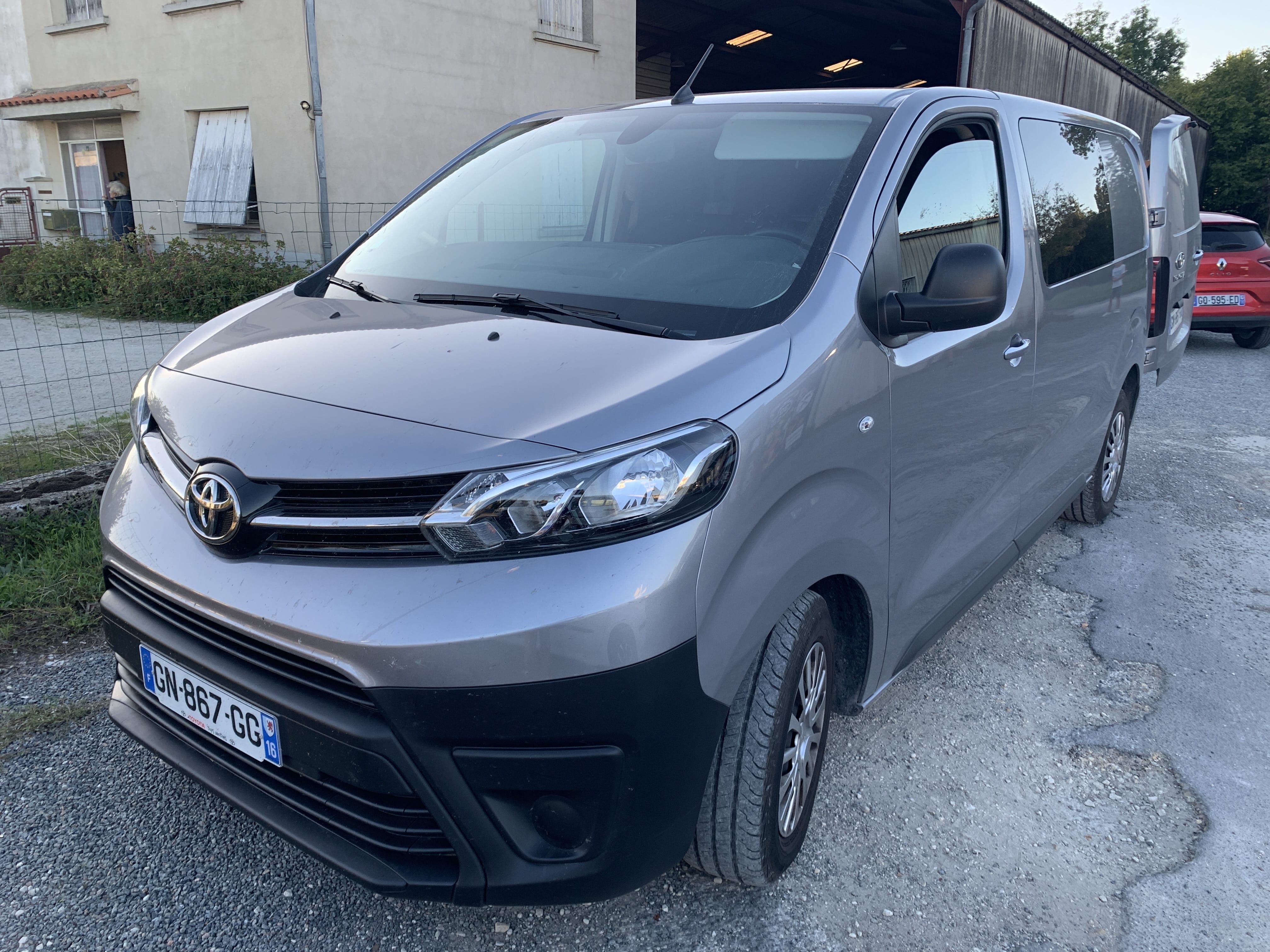 Toyota Proace Combi, 2023, Diesel, automatique, 6 places