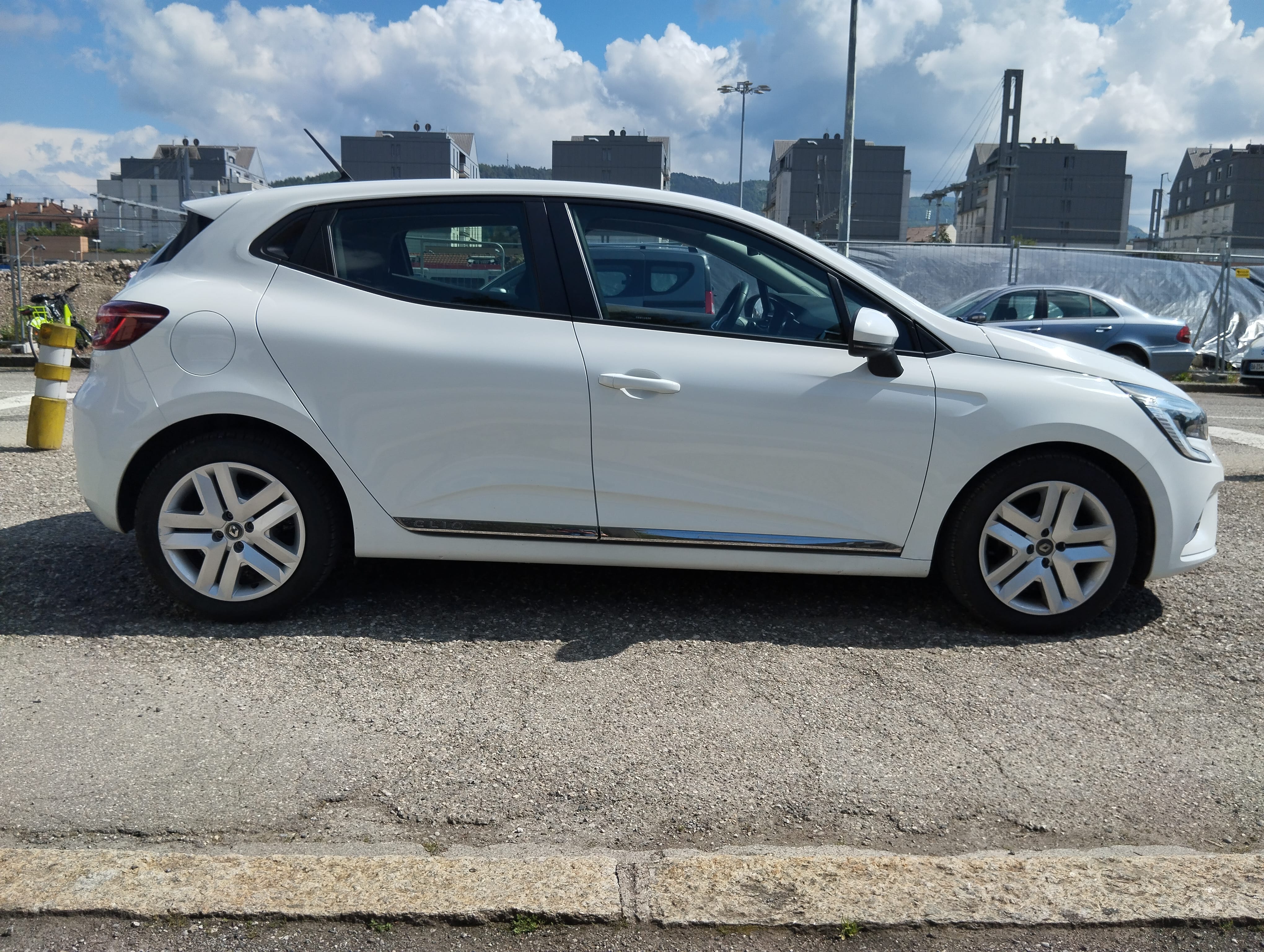 Renault Clio 1.0L essence avec Climatisation