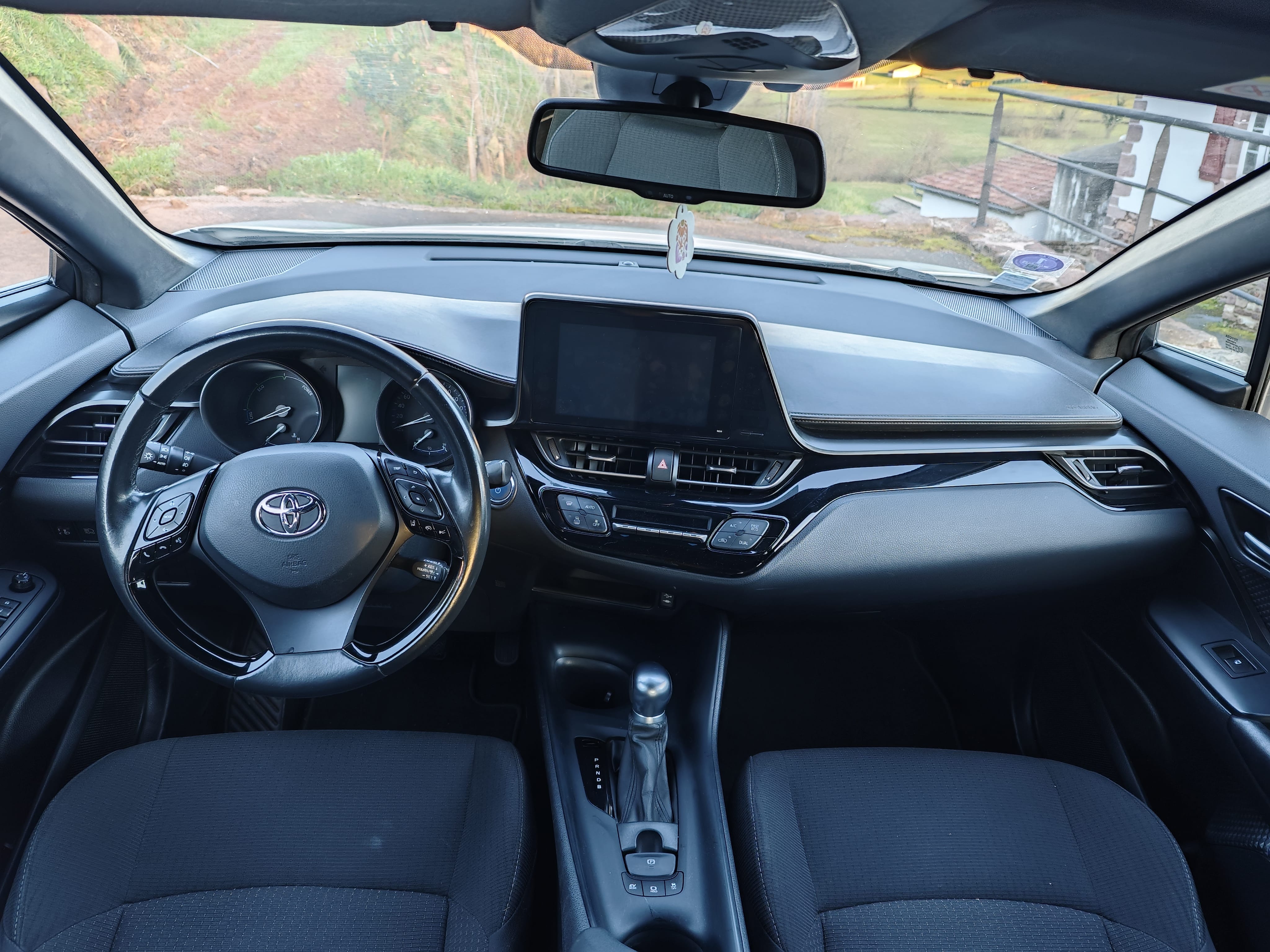 Toyota C-HR Hybrid 1.8 122 ch avec Régulateur de vitesse