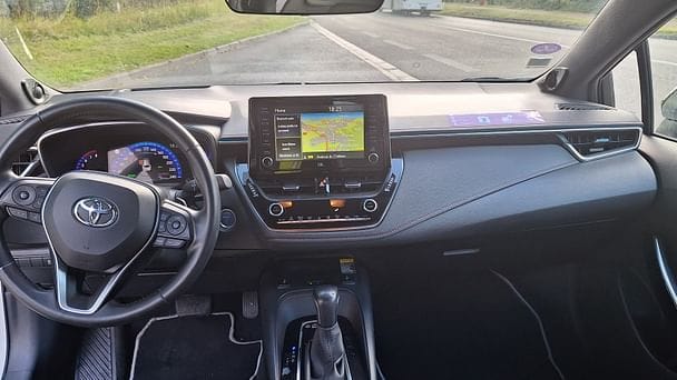 Toyota Corolla Break Hybride avec GPS