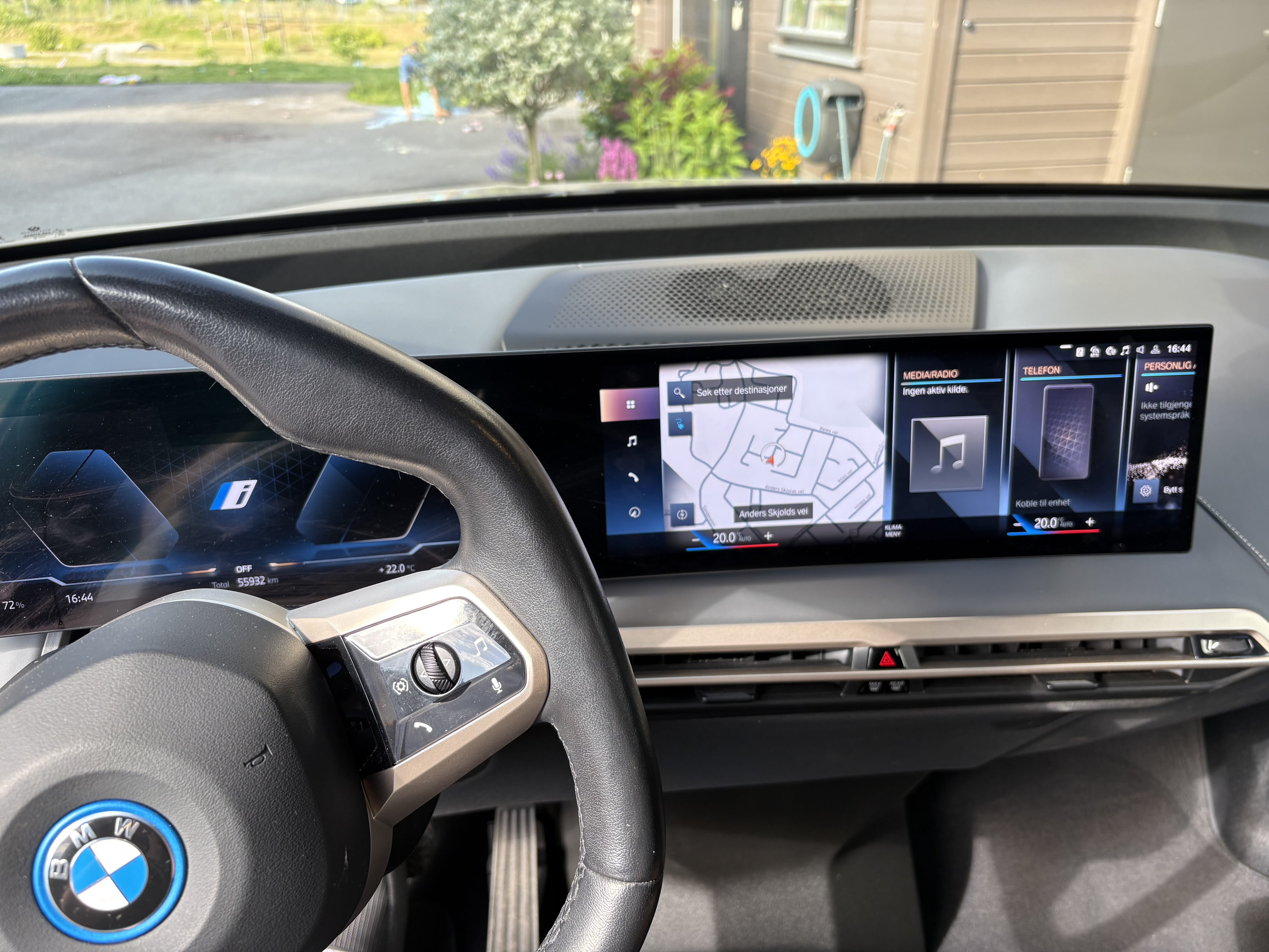 BMW iX xDrive50 med Cruisekontroll