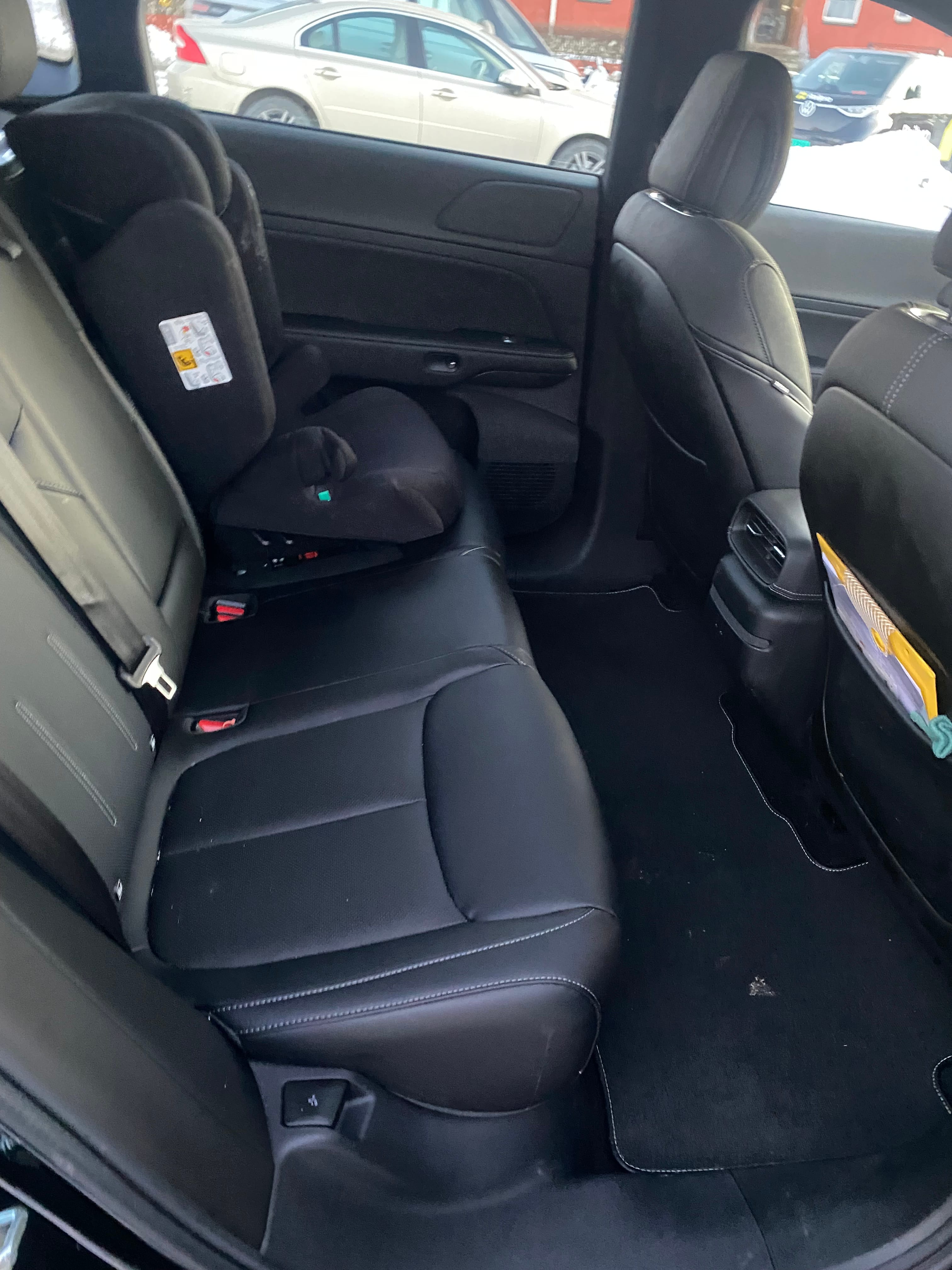 Xpeng G6 mit Kindersitz