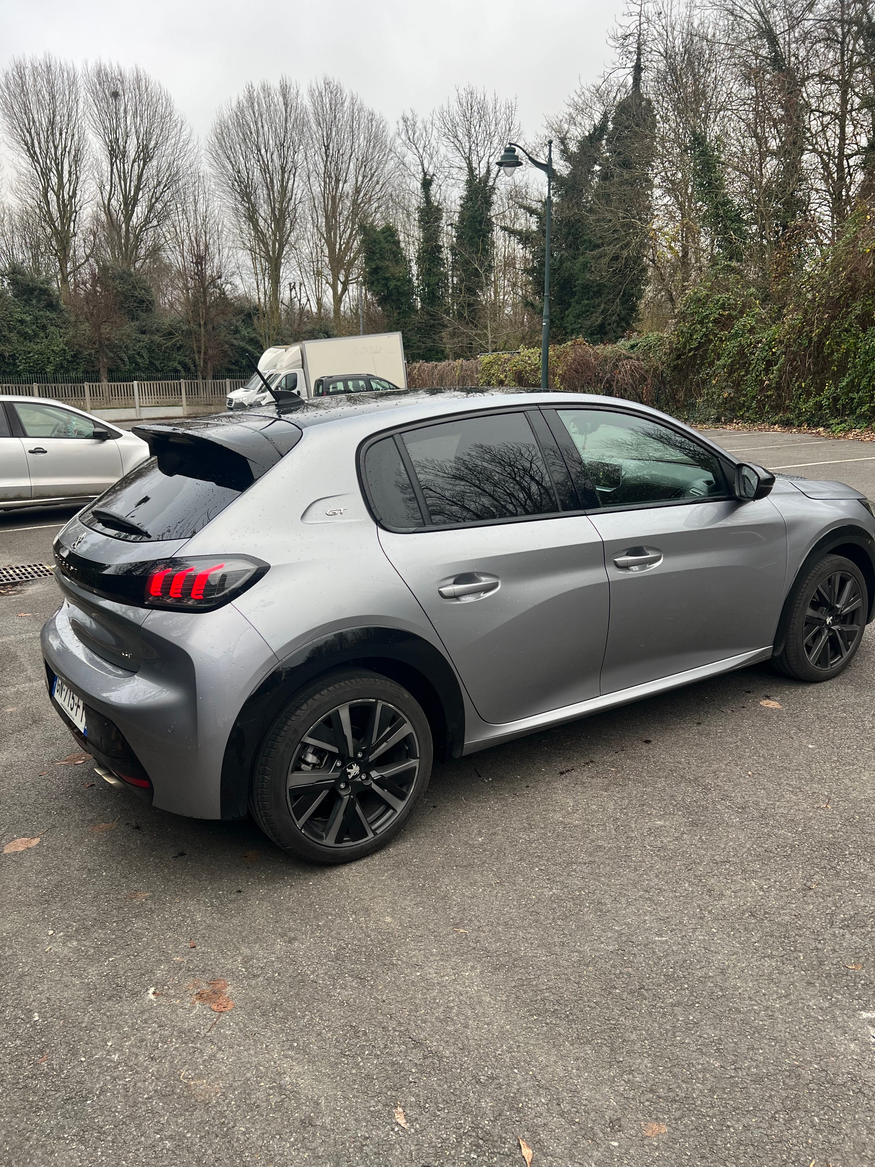 Peugeot 208 GT Line avec GPS