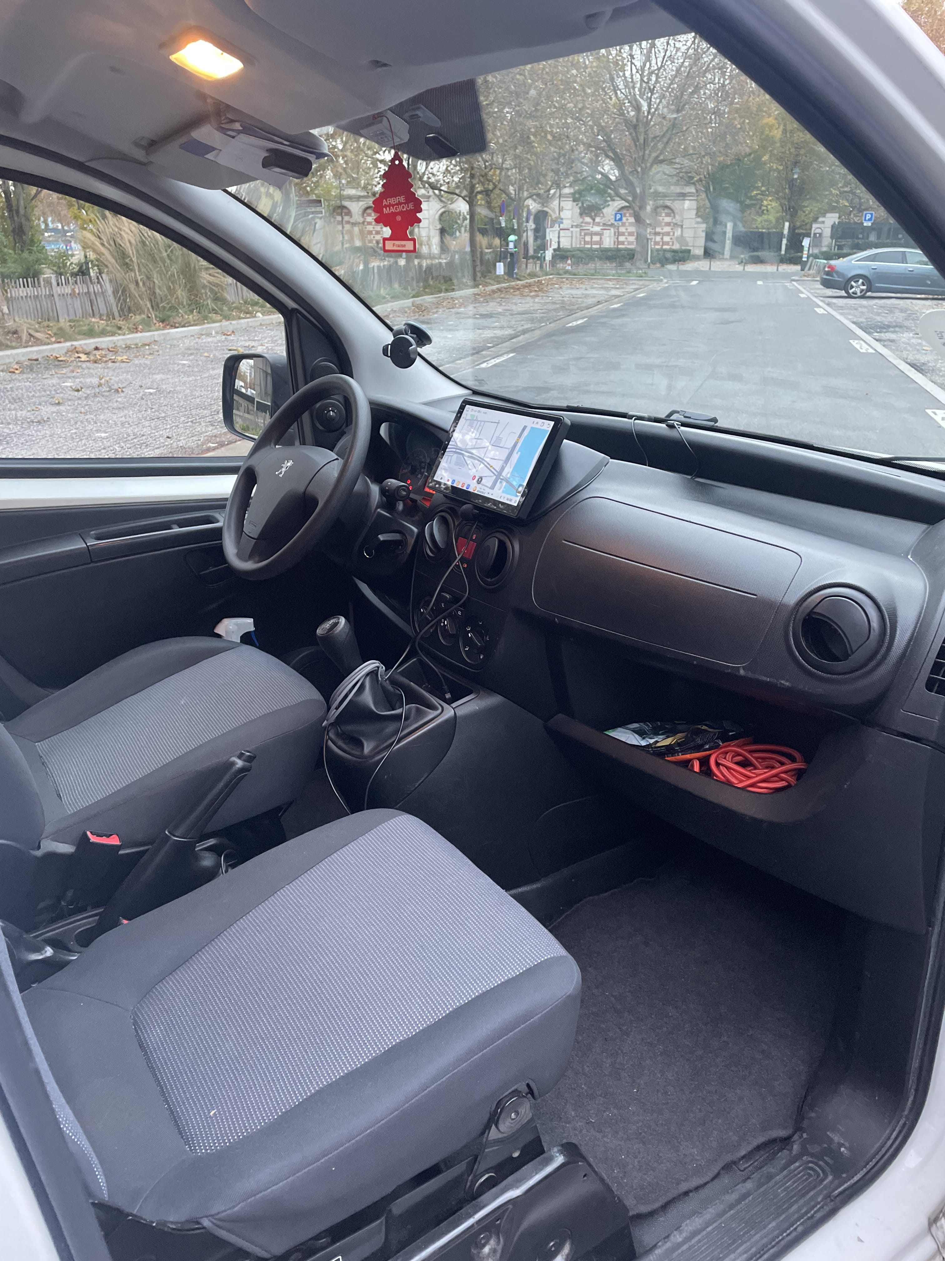 Peugeot Bipper avec Audio Bluetooth