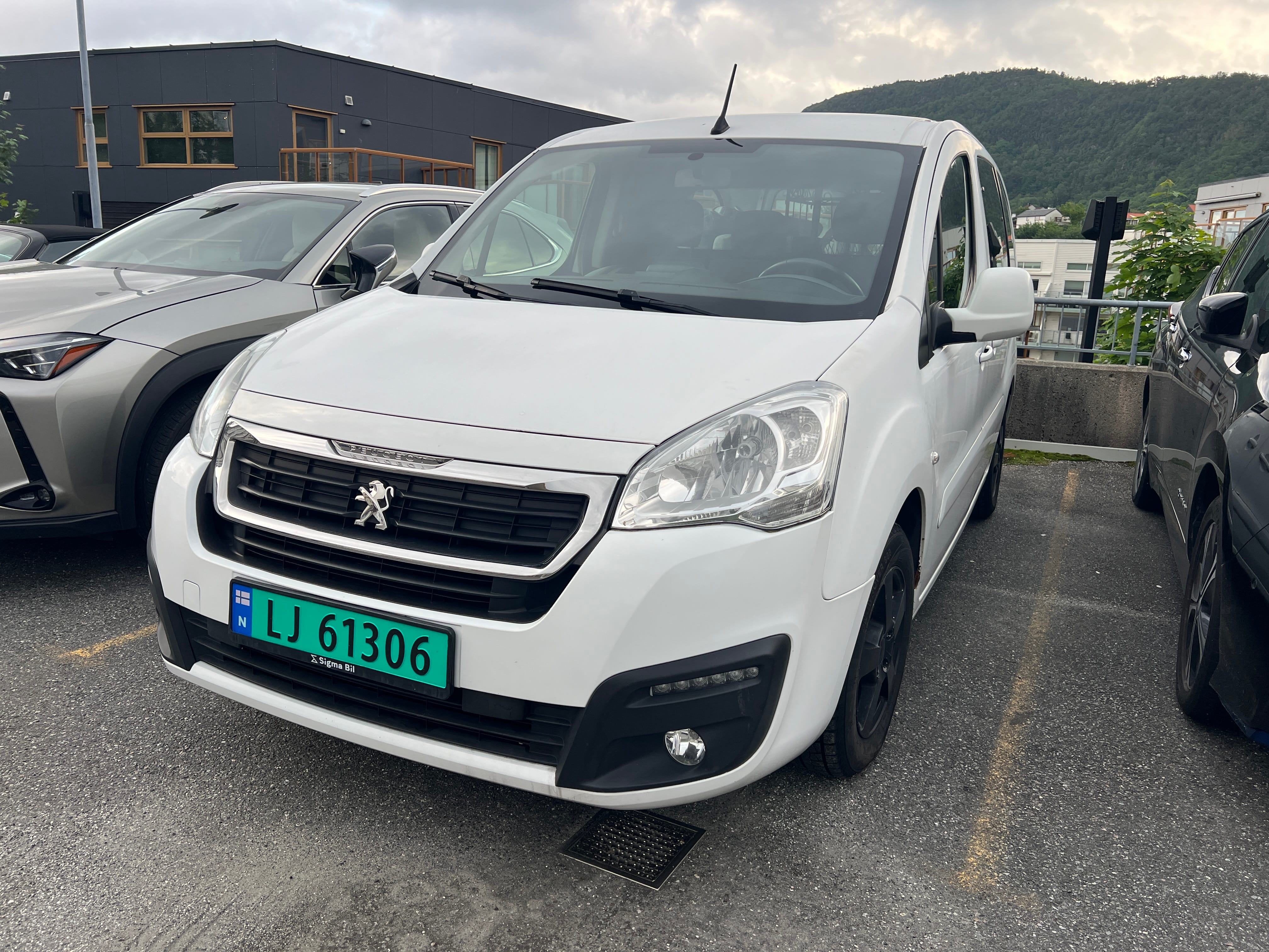 Peugeot Partner, 2015, Diesel, automatisk