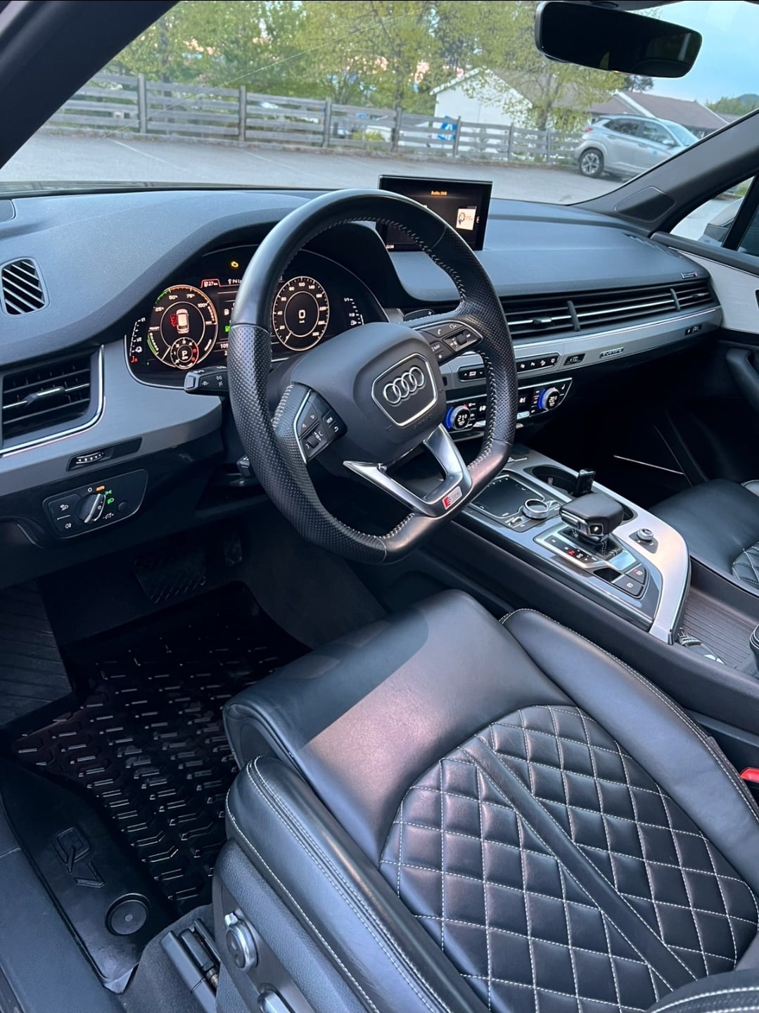 Audi Q7 e-tron mit Rückfahrkamera