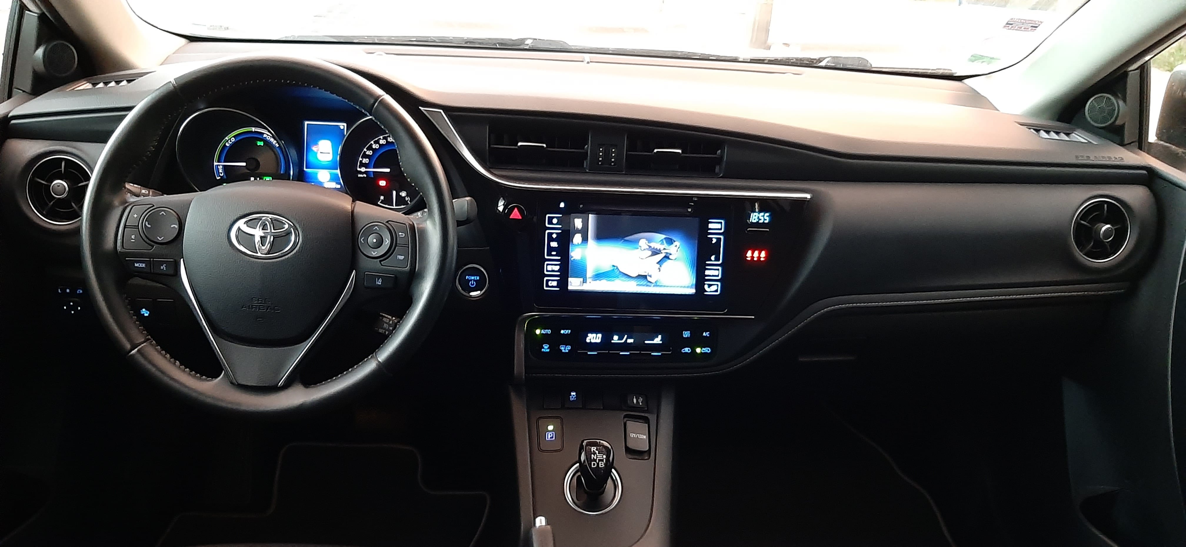 Toyota Auris with Baby seat
