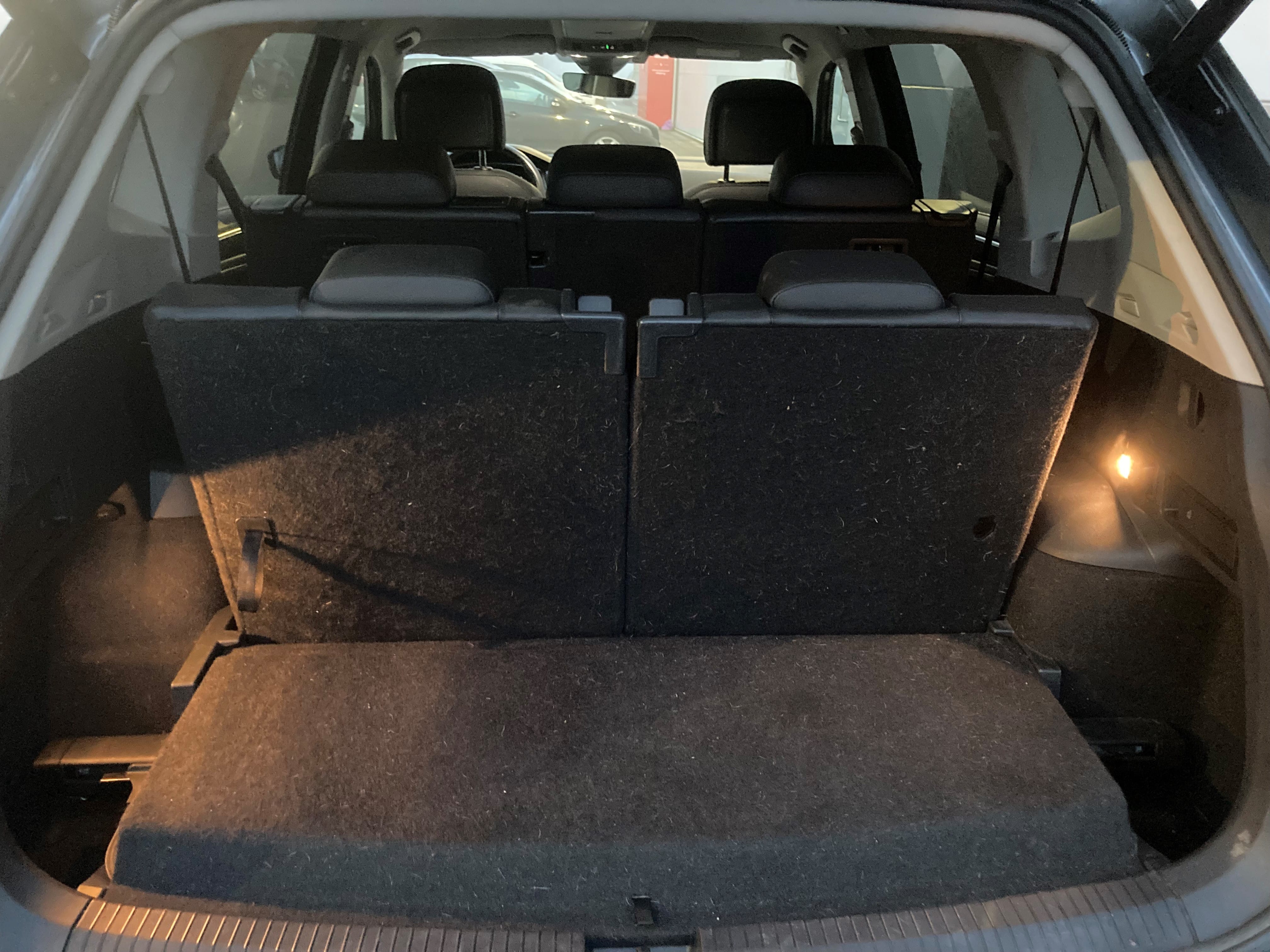 Volkswagen Tiguan SE R-Line Black 4MOTION 190 hp with Roof box