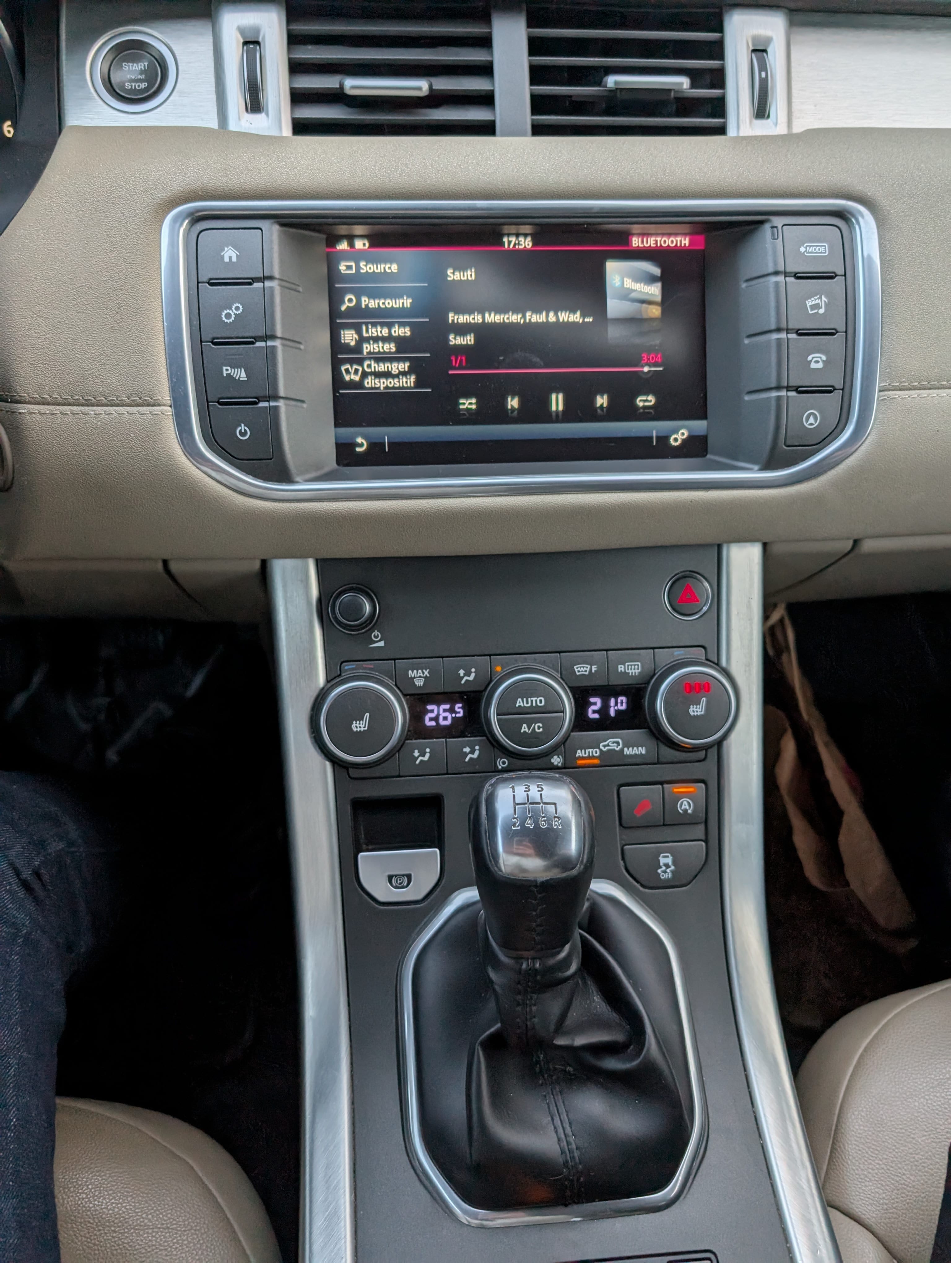 Land-Rover Range Rover Evoque R-Dynamic SE avec Attelage