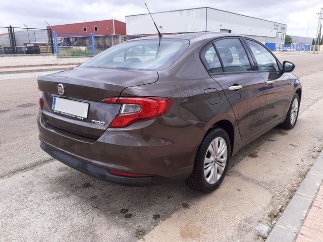 Fiat Tipo grande Berline avec Climatisation