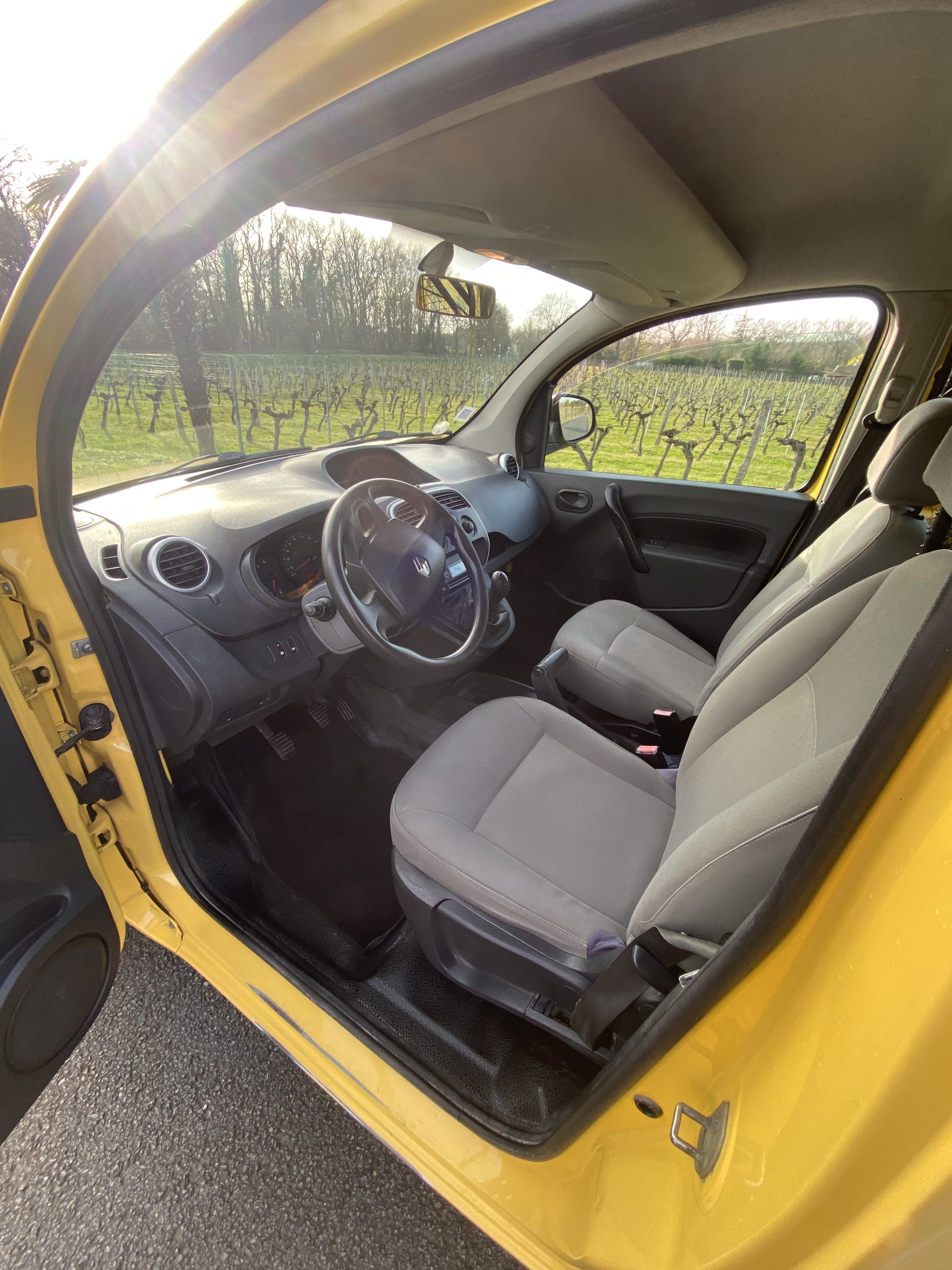Renault Kangoo Express avec Autoradio