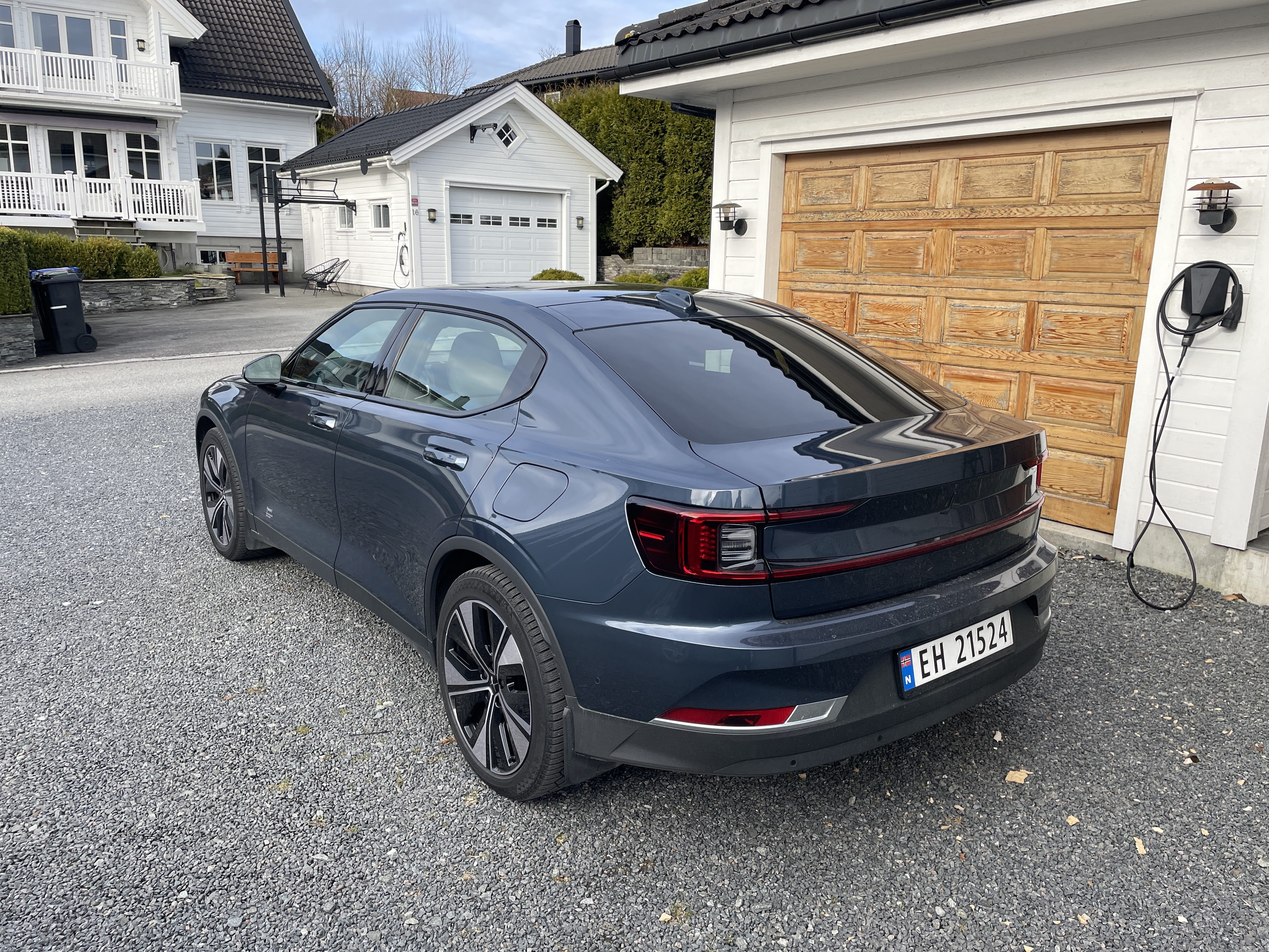 Polestar 2 Long Range Dual Motor with Backup camera