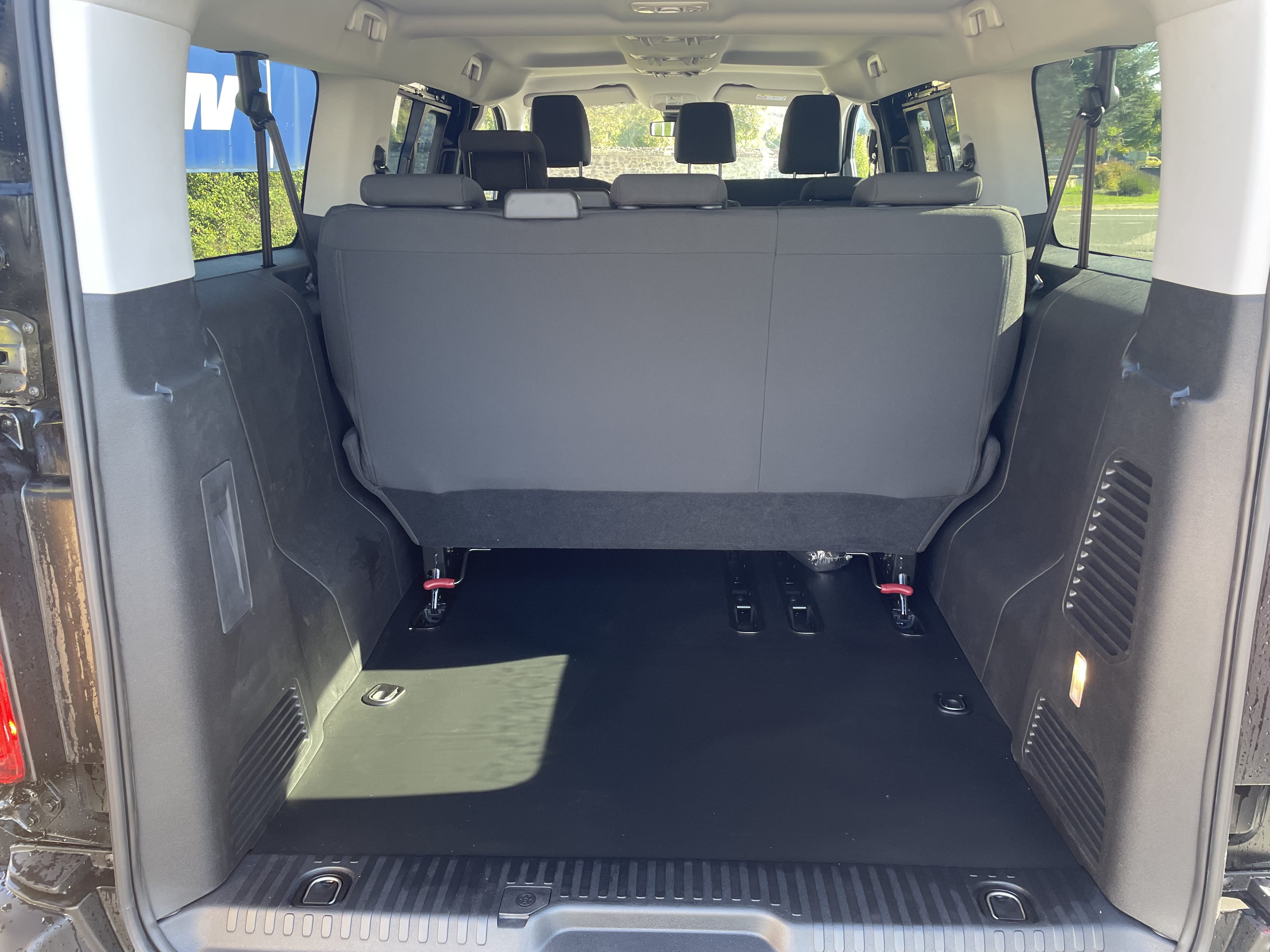 Toyota Proace Combi 2 litres avec Apple CarPlay