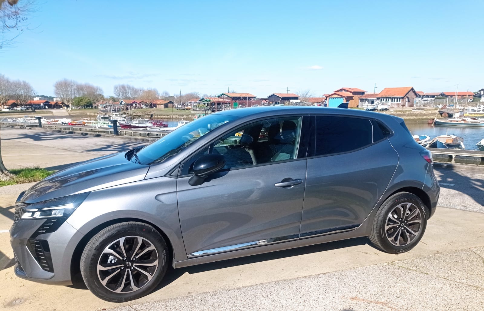 Renault Clio dernière génération, 2024, Essence 95