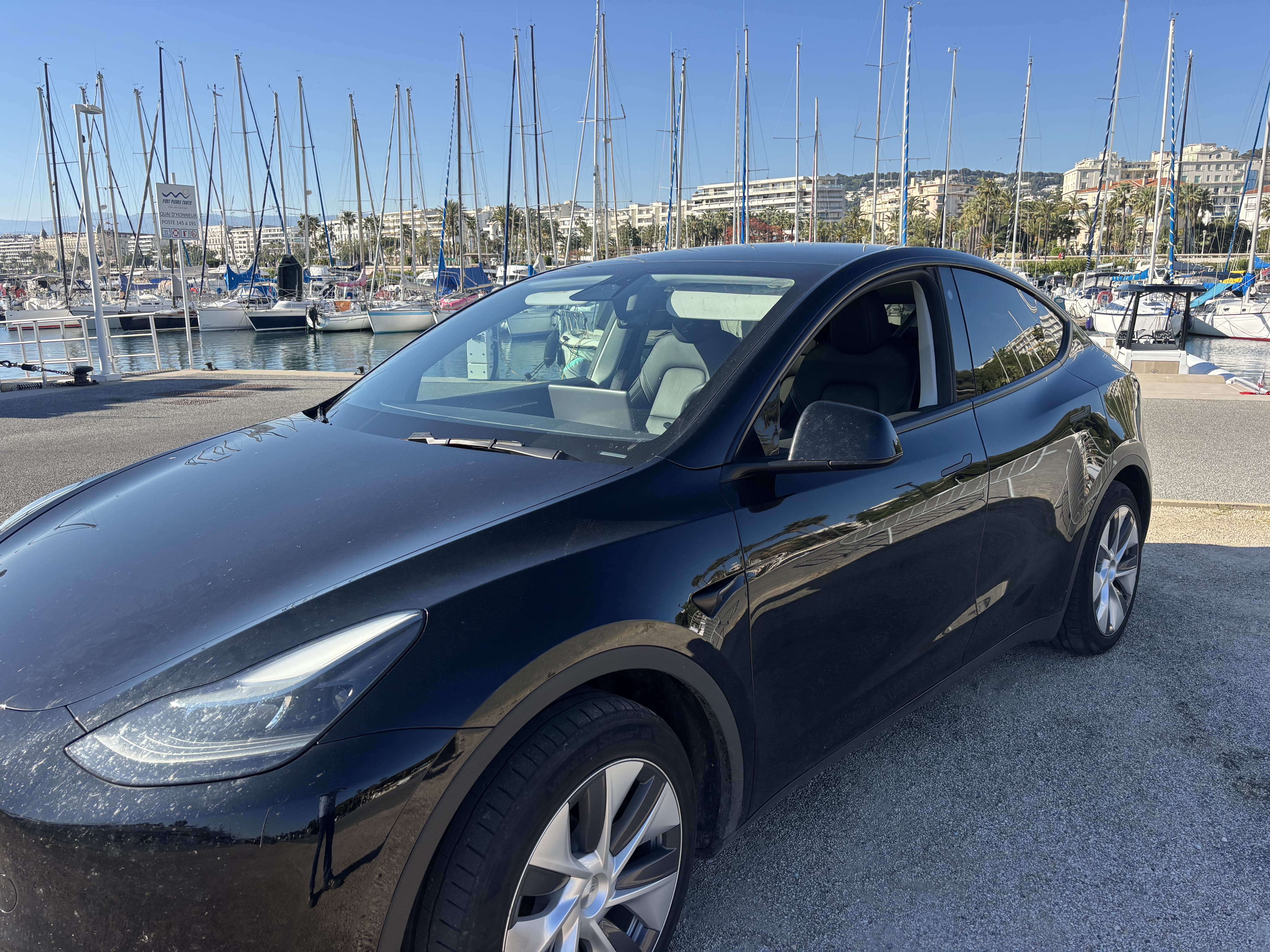 Tesla Model Y, 2024, Électrique, automatique
