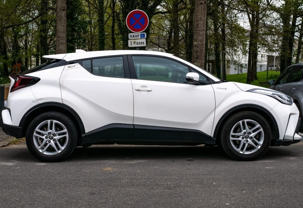 Toyota C-HR Hybrid avec Climatisation