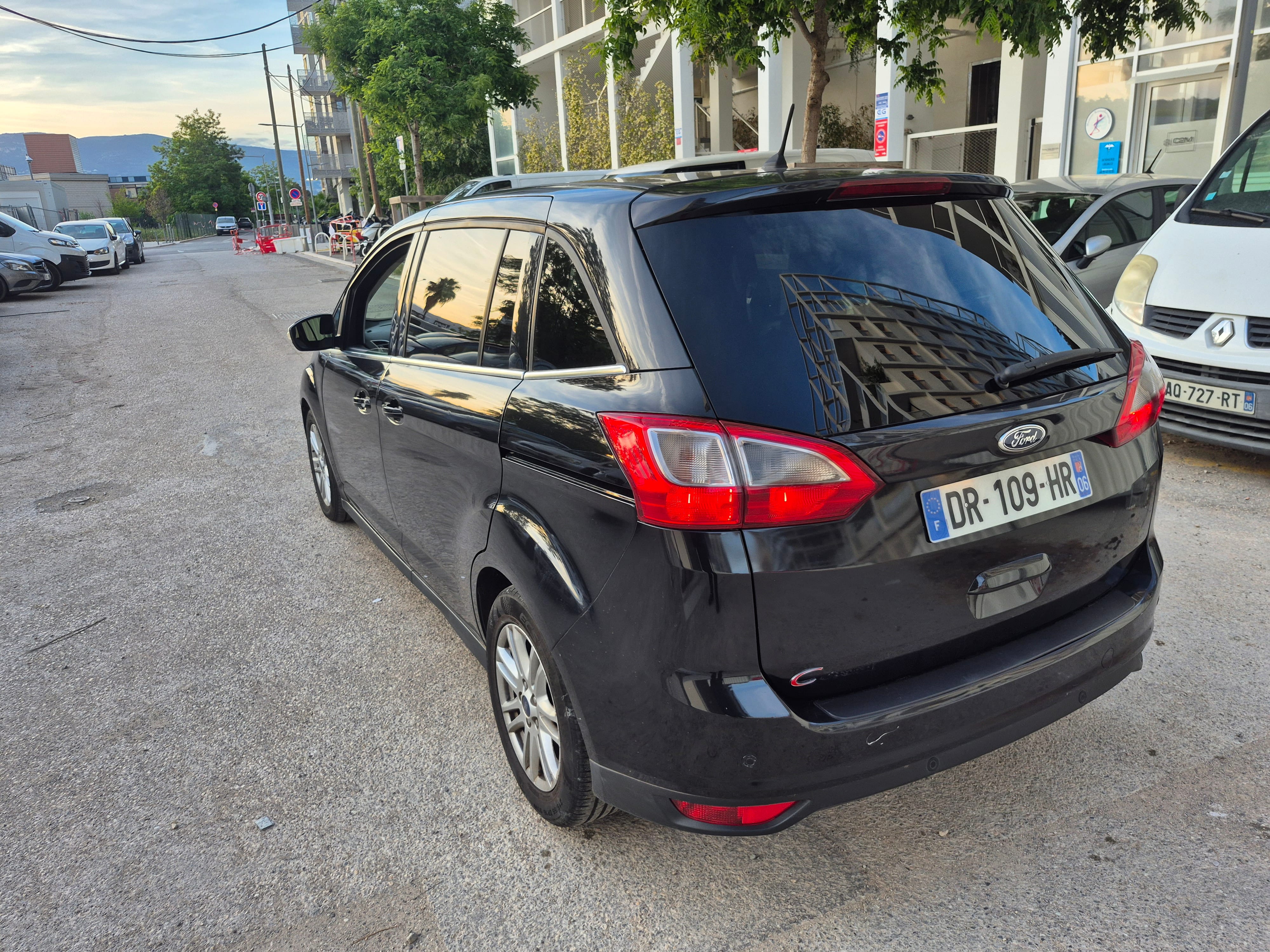 Ford C-Max Business avec Régulateur de vitesse