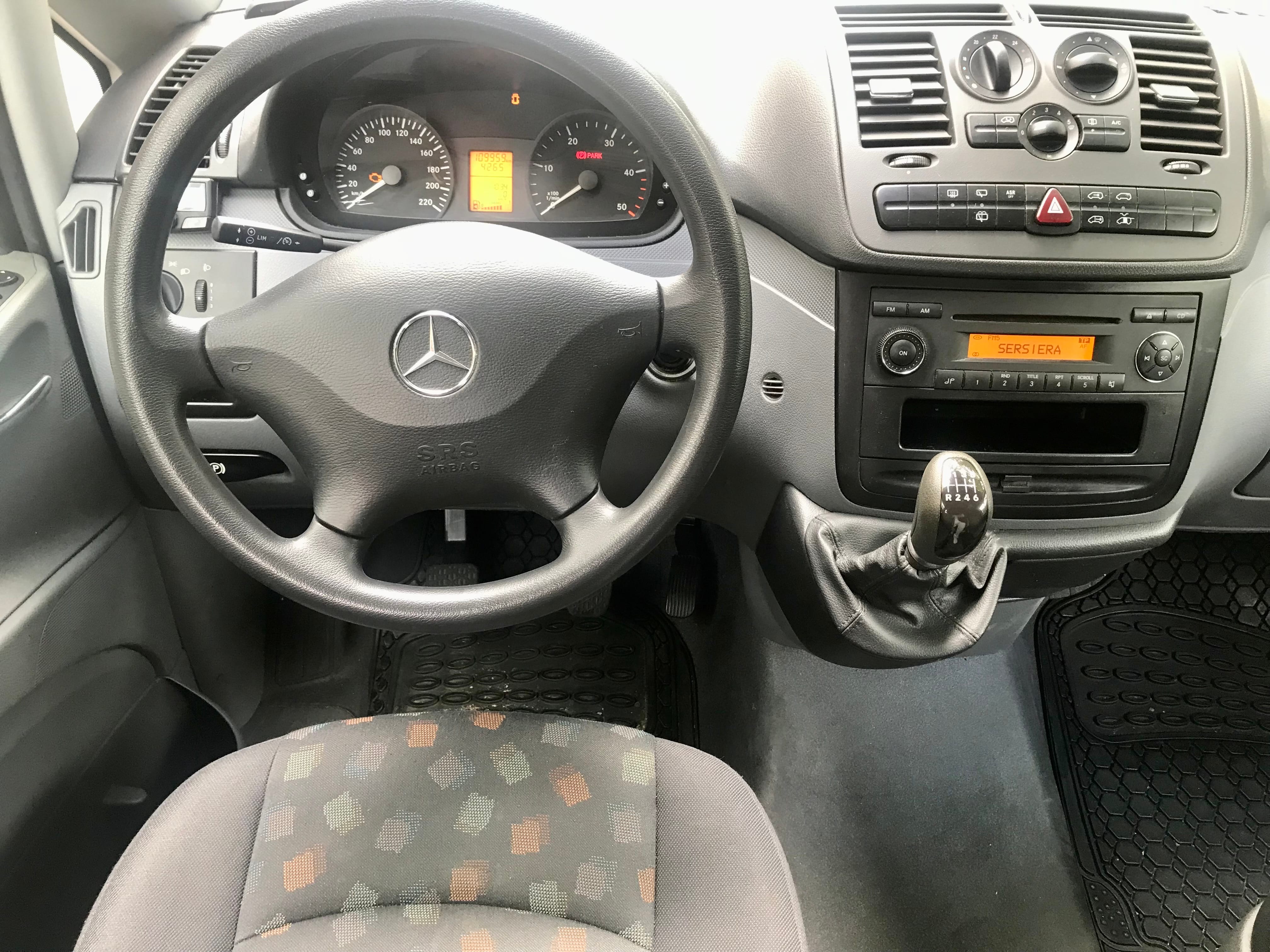 Mercedes-Benz Vito Tourer 8 plazas 2.15 CDI 115CV con Audio Bluetooth