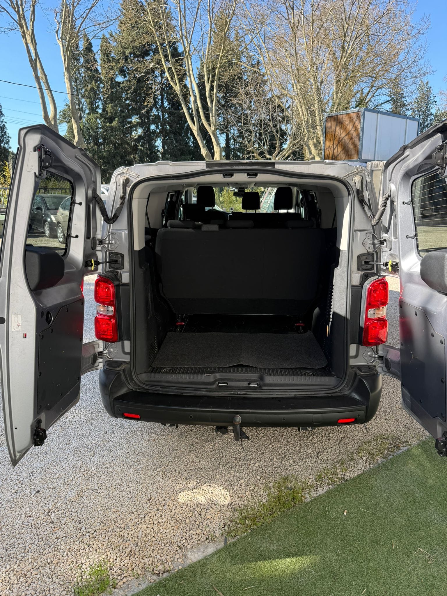 Peugeot Expert Combi 1,5 bluhdi avec Port USB