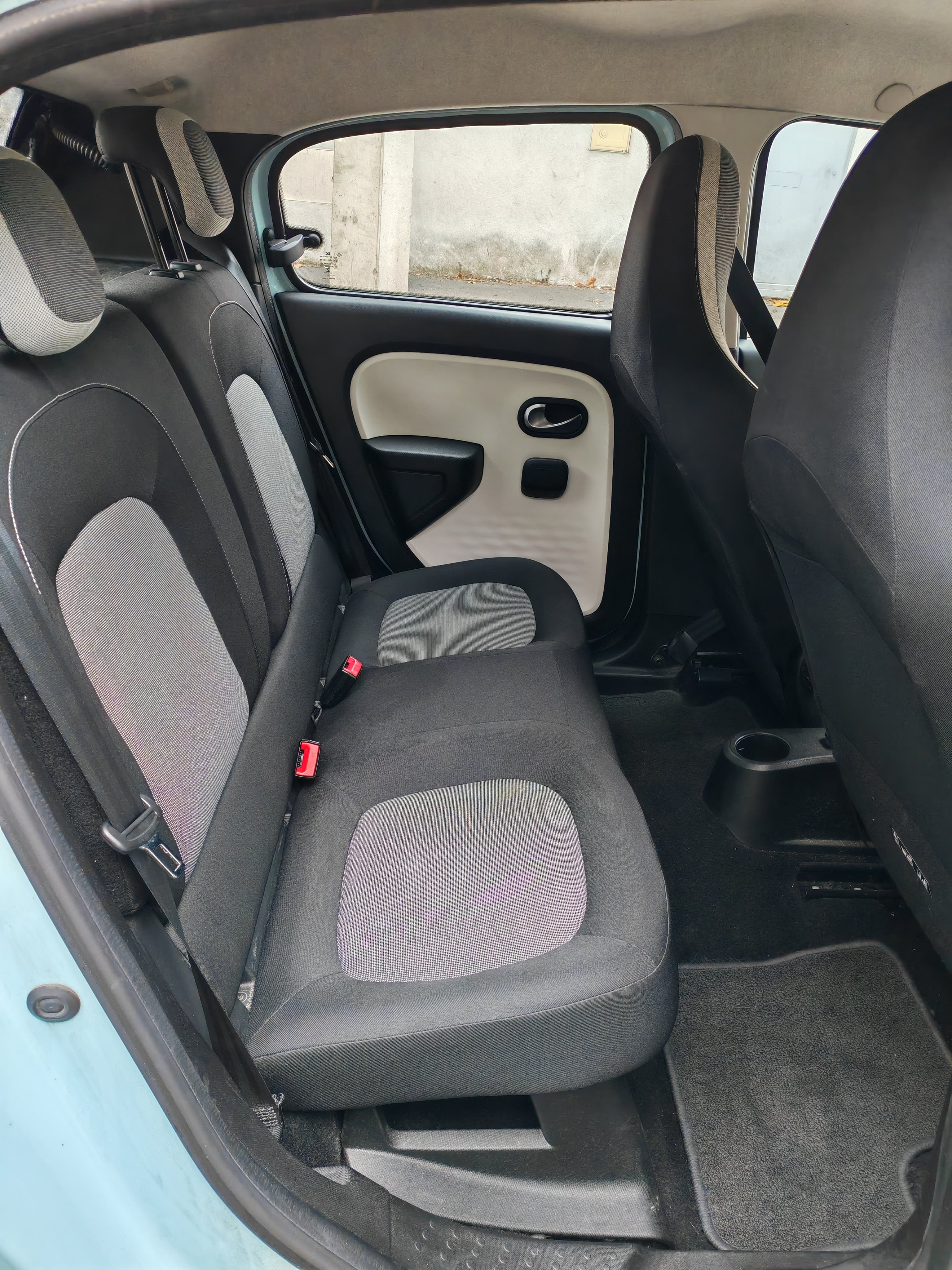 Renault Twingo III with Car radio