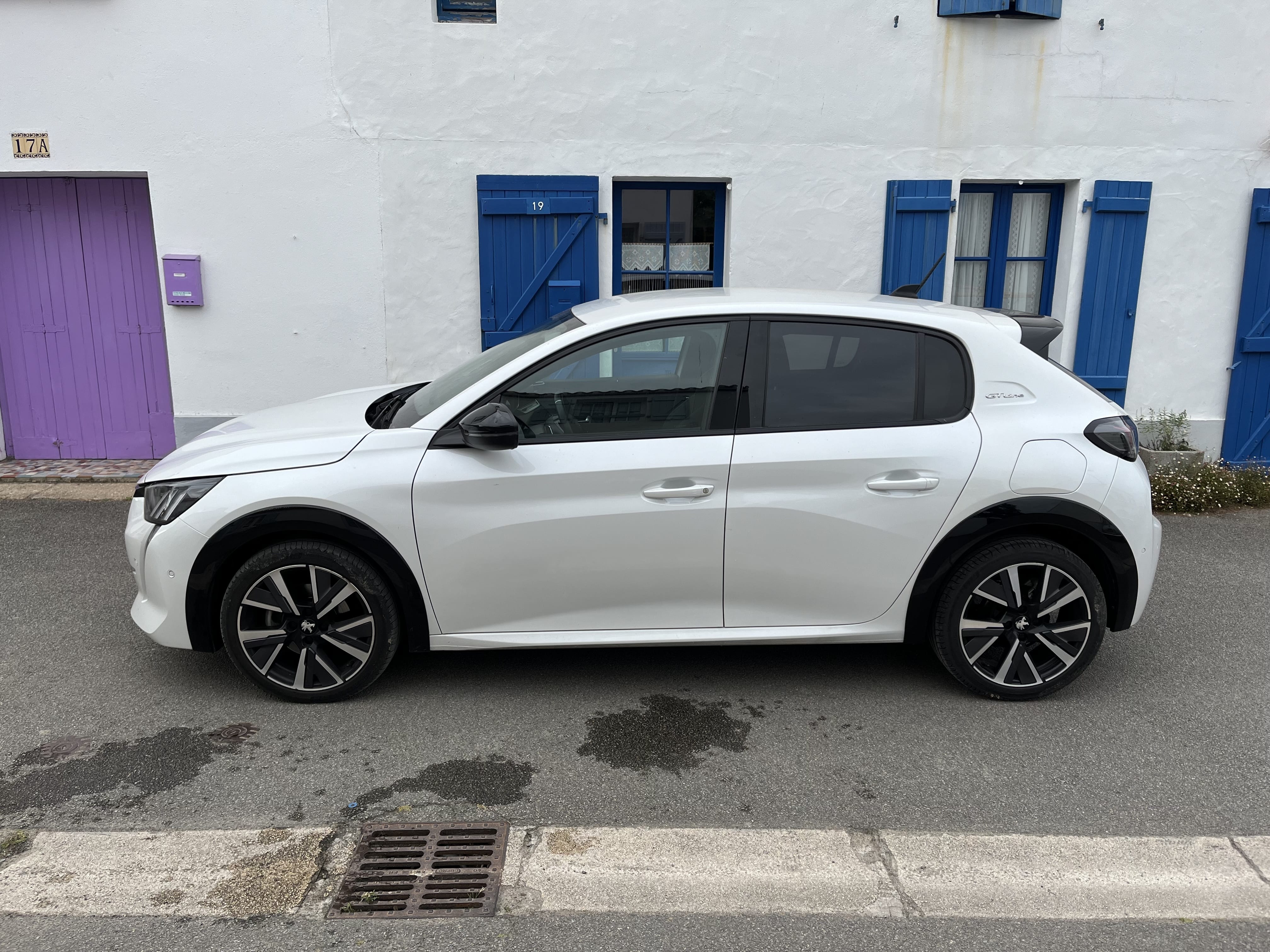 Peugeot 208 GT Line avec Climatisation