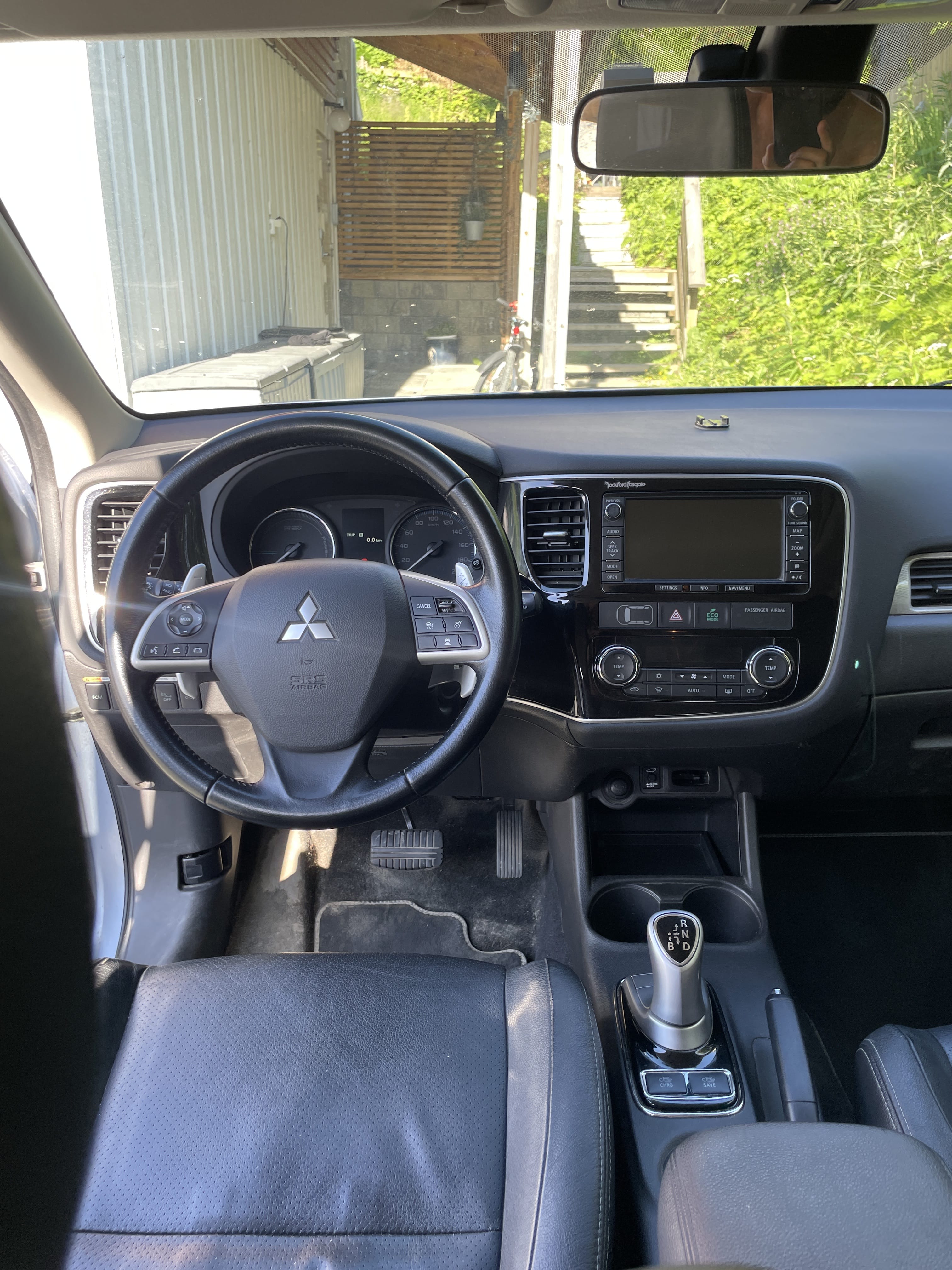 Mitsubishi Outlander PHEV SE with Four-wheel drive