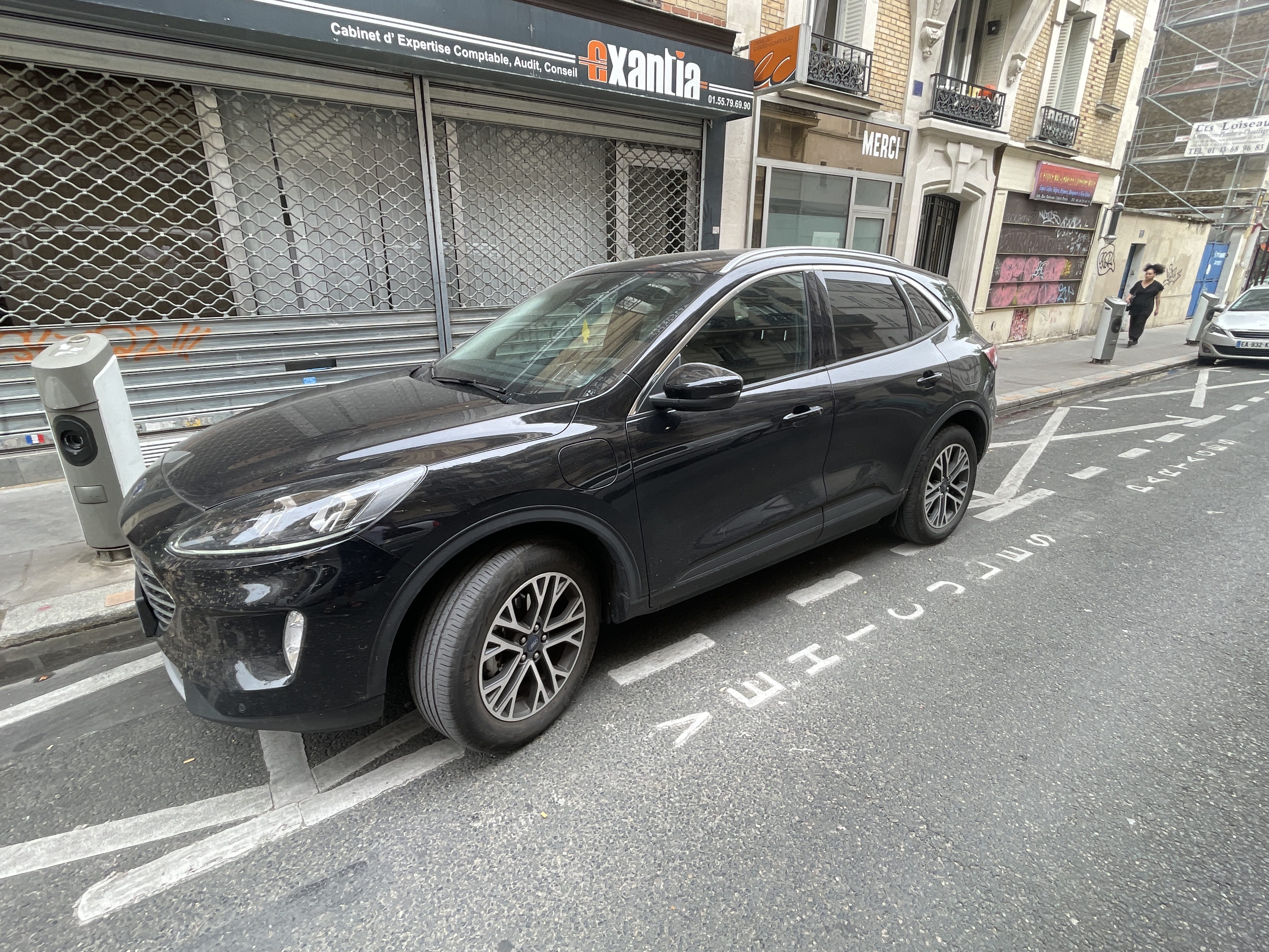 Ford Kuga, 2024, Essence 95 / Électrique (hybride), automatique