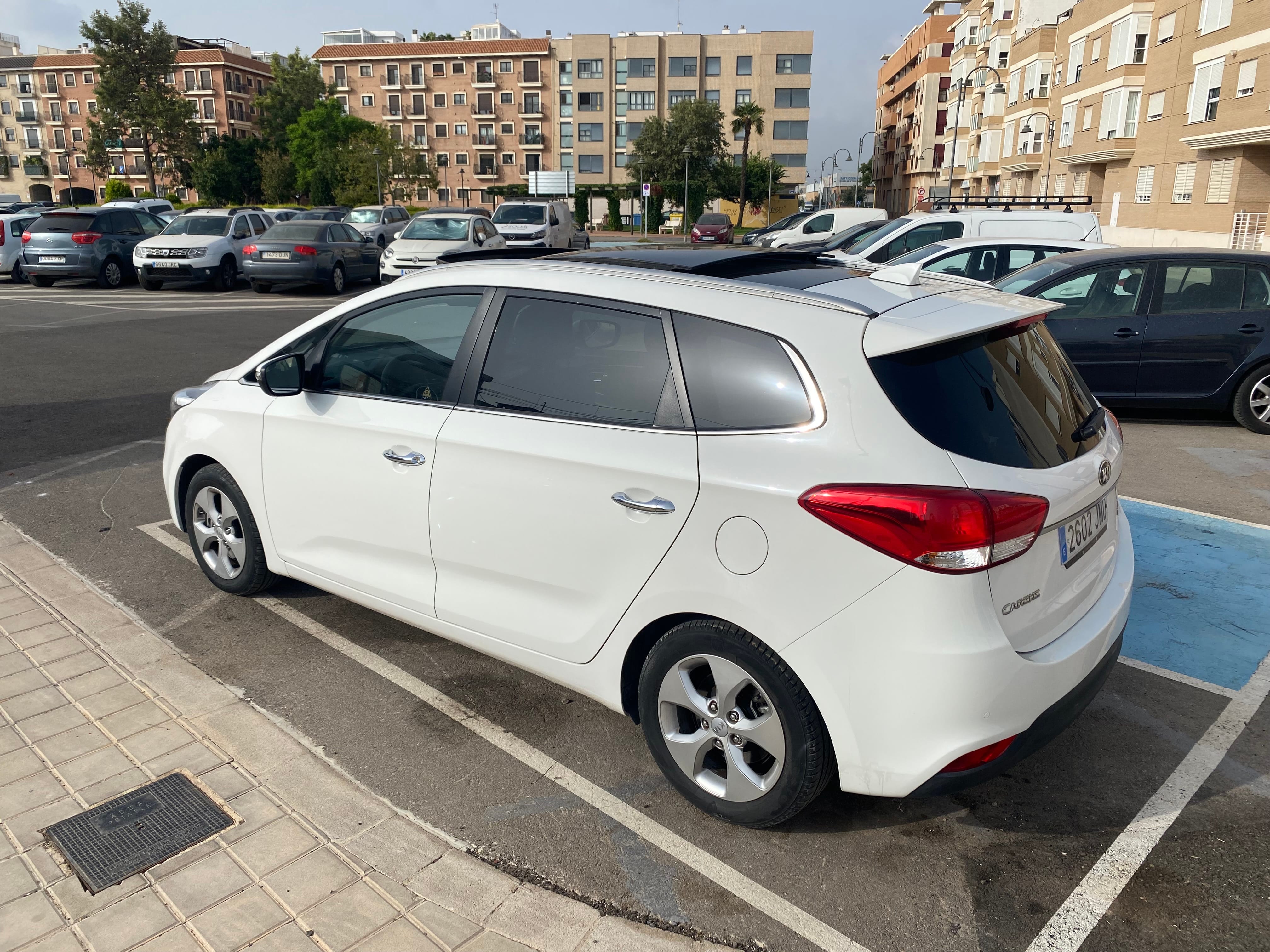 Kia Carens con Cámara de marcha atrás