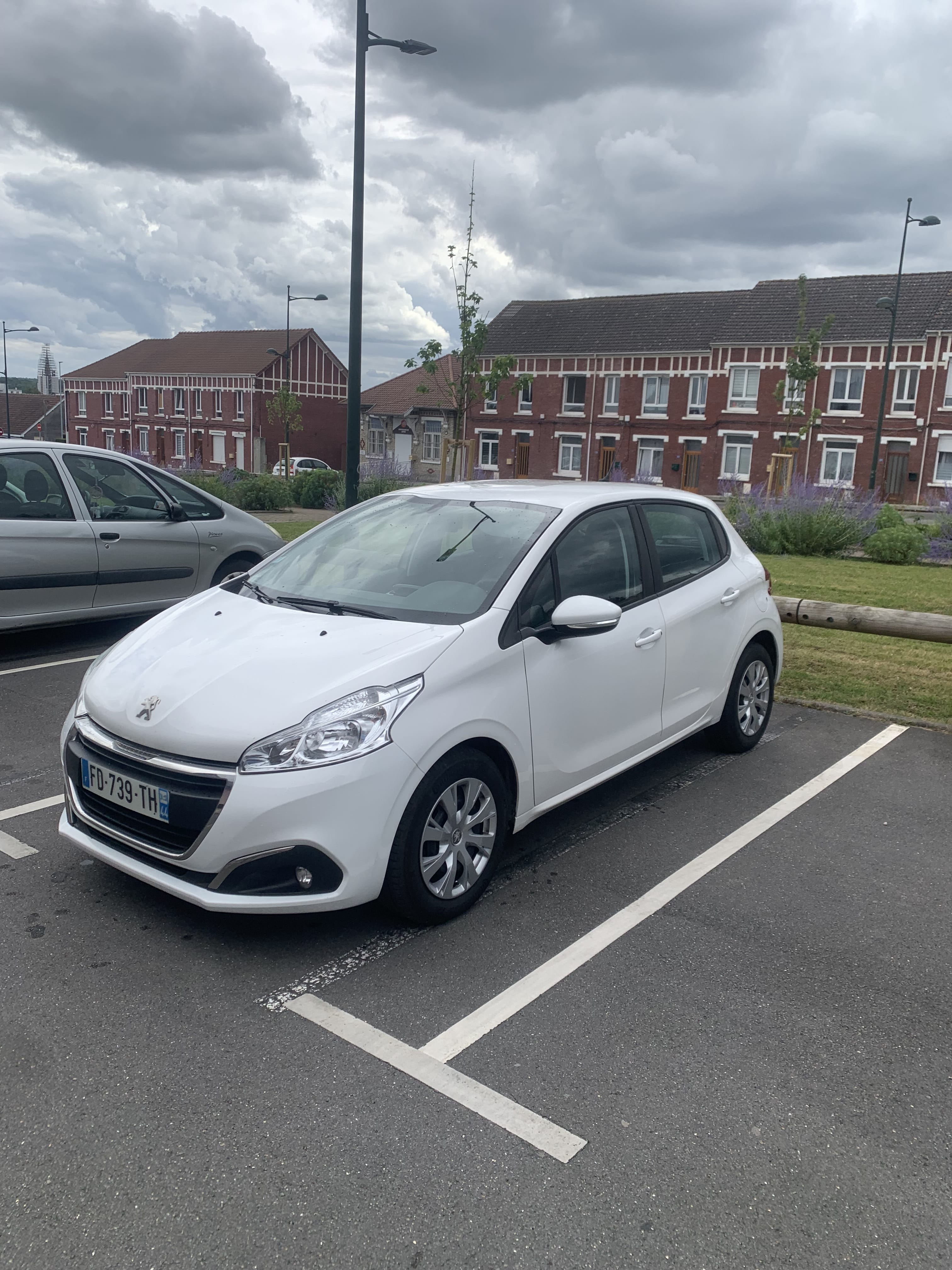 Peugeot 208 Société, 2019, Diesel