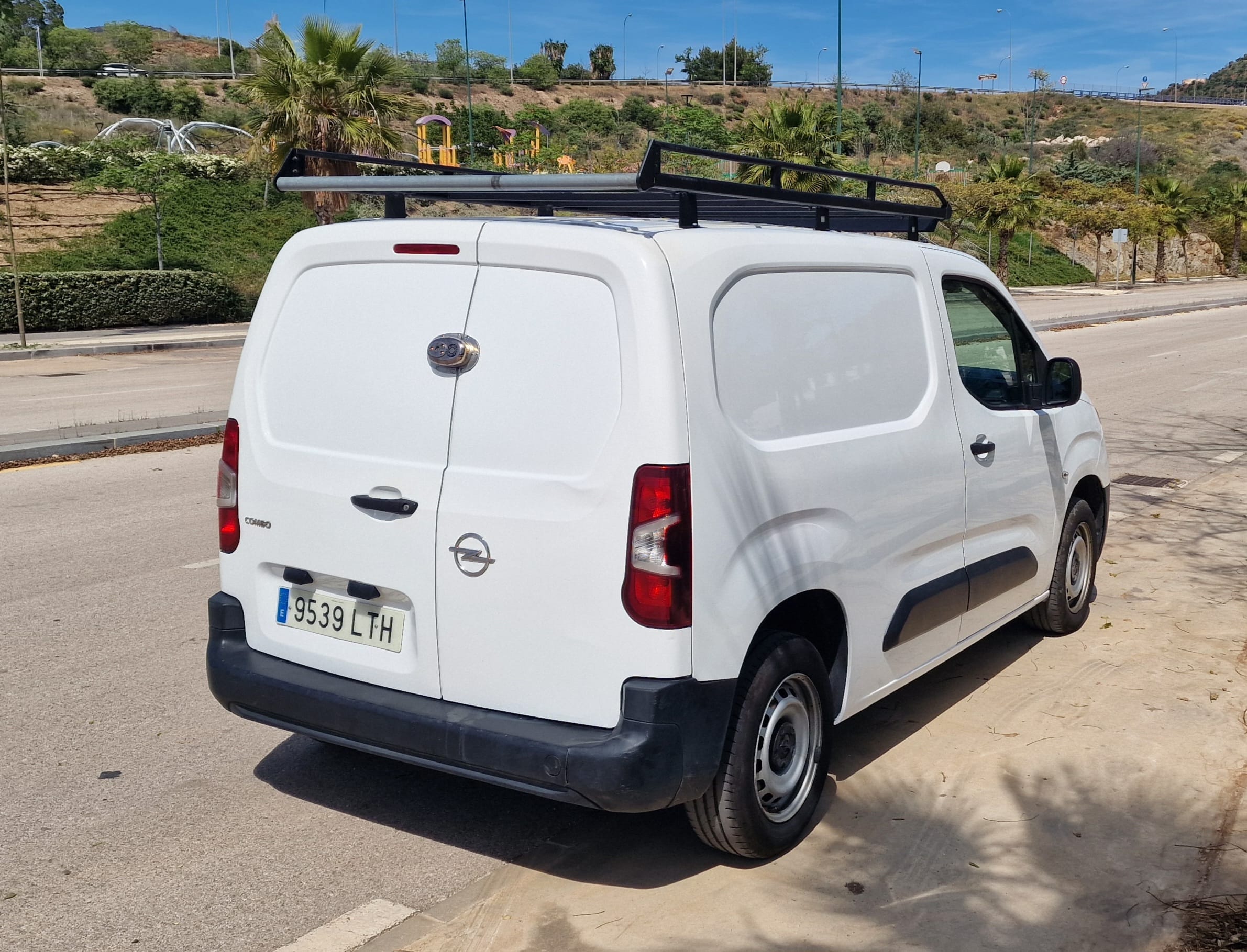 Opel Combo with Car radio