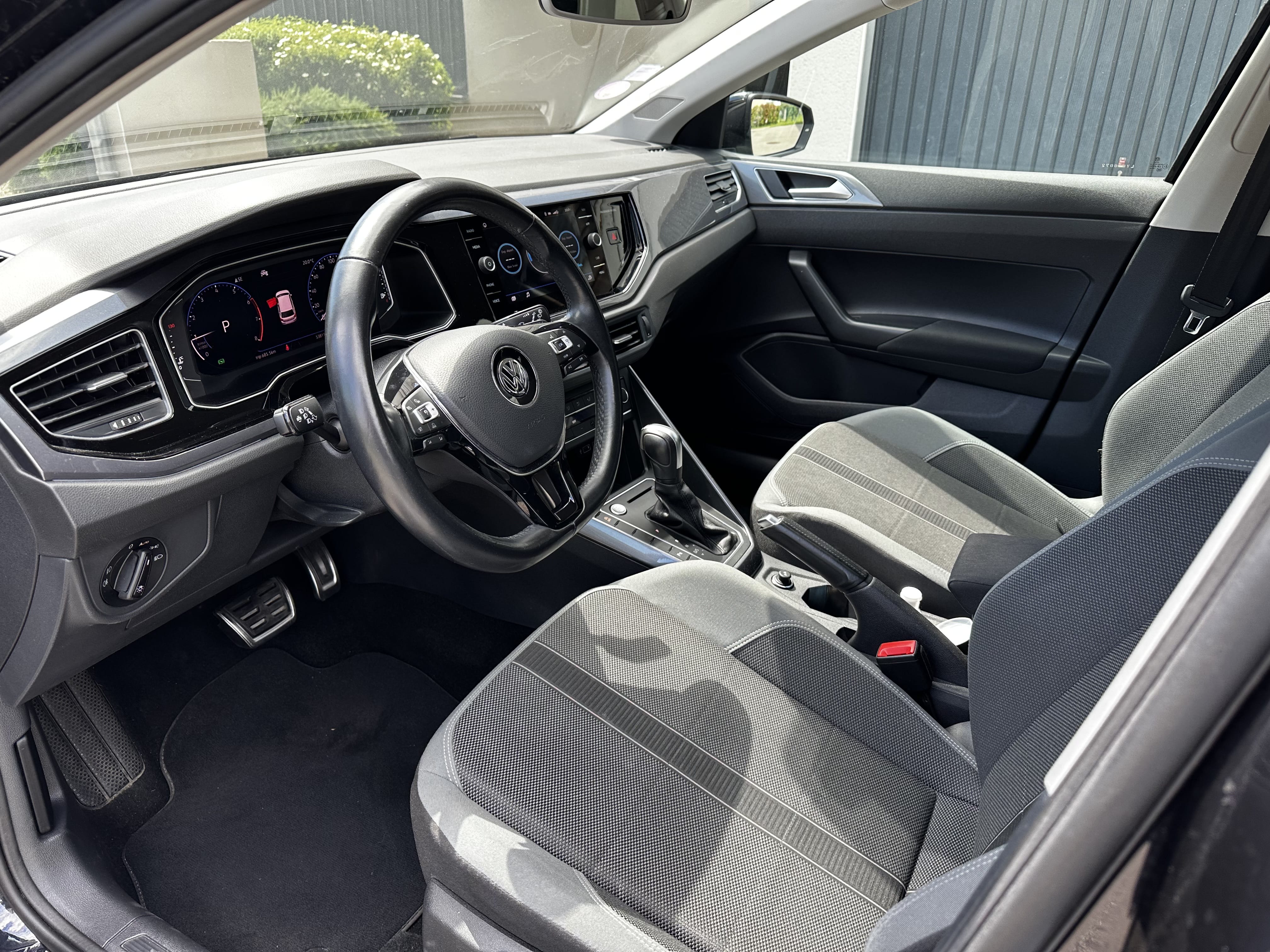 Volkswagen Polo R-Line DSG - Sportive, confortable et automatique ! avec Android Auto