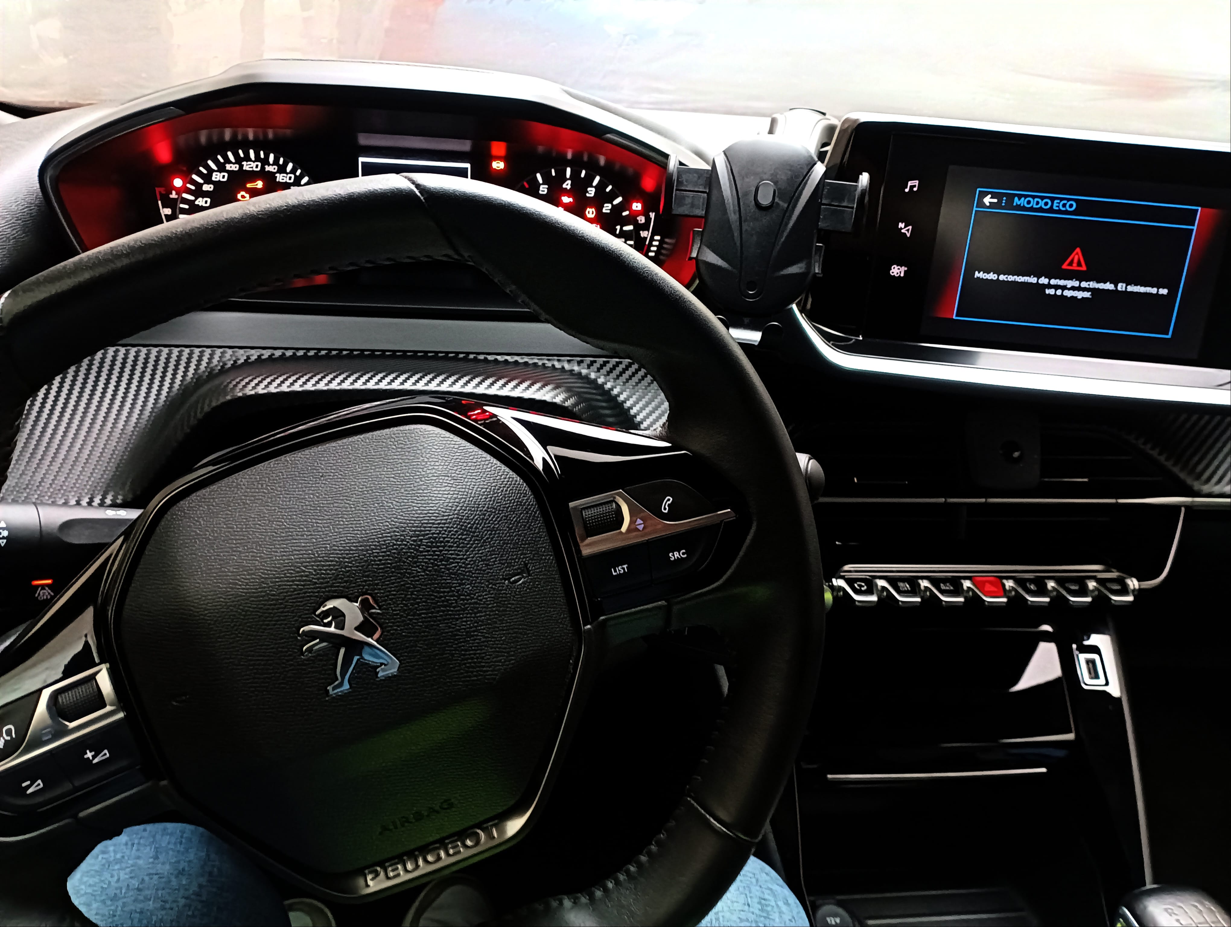 Peugeot 2008 1.2 allure con Apple CarPlay