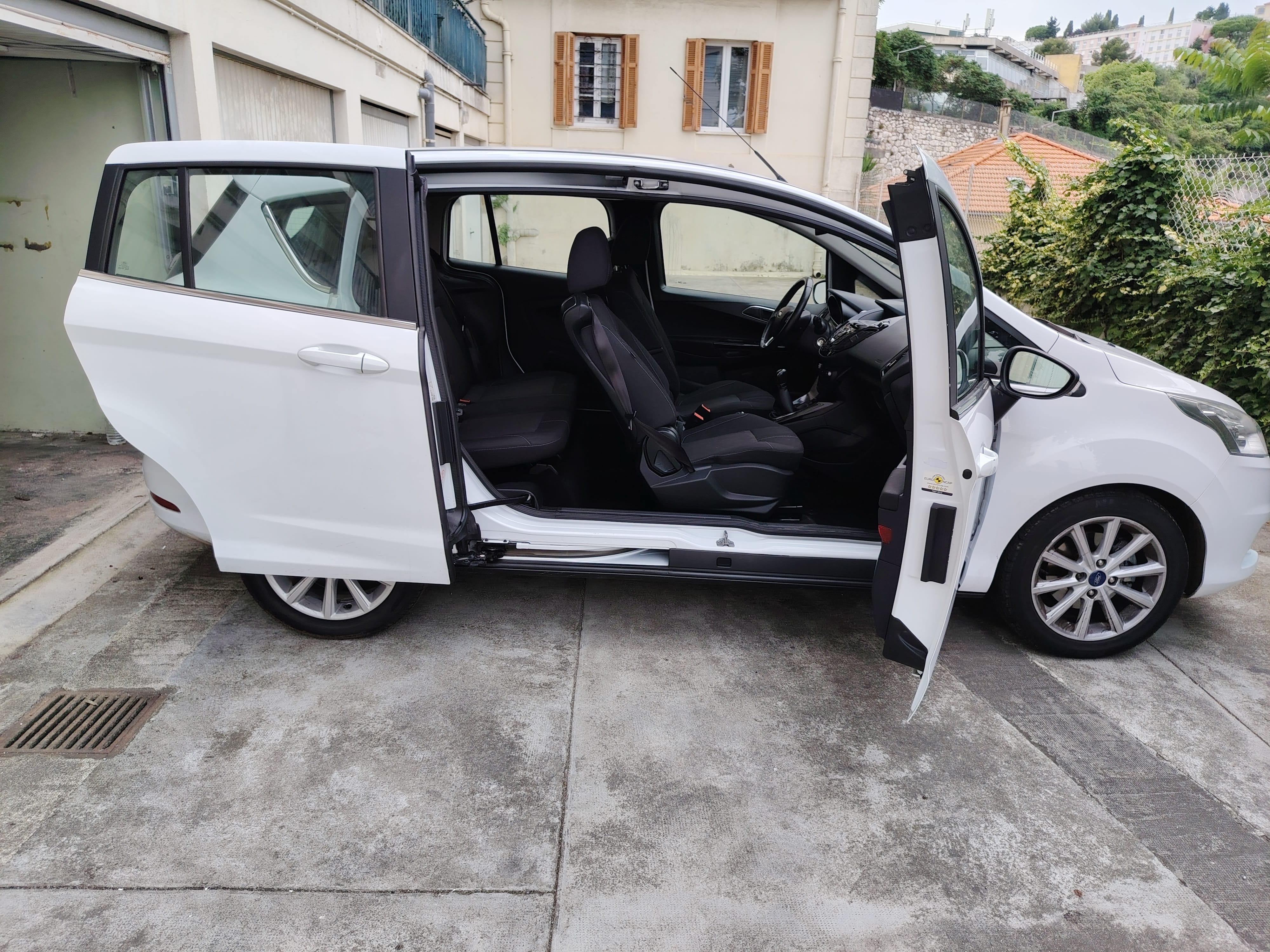 Ford B-Max avec Climatisation