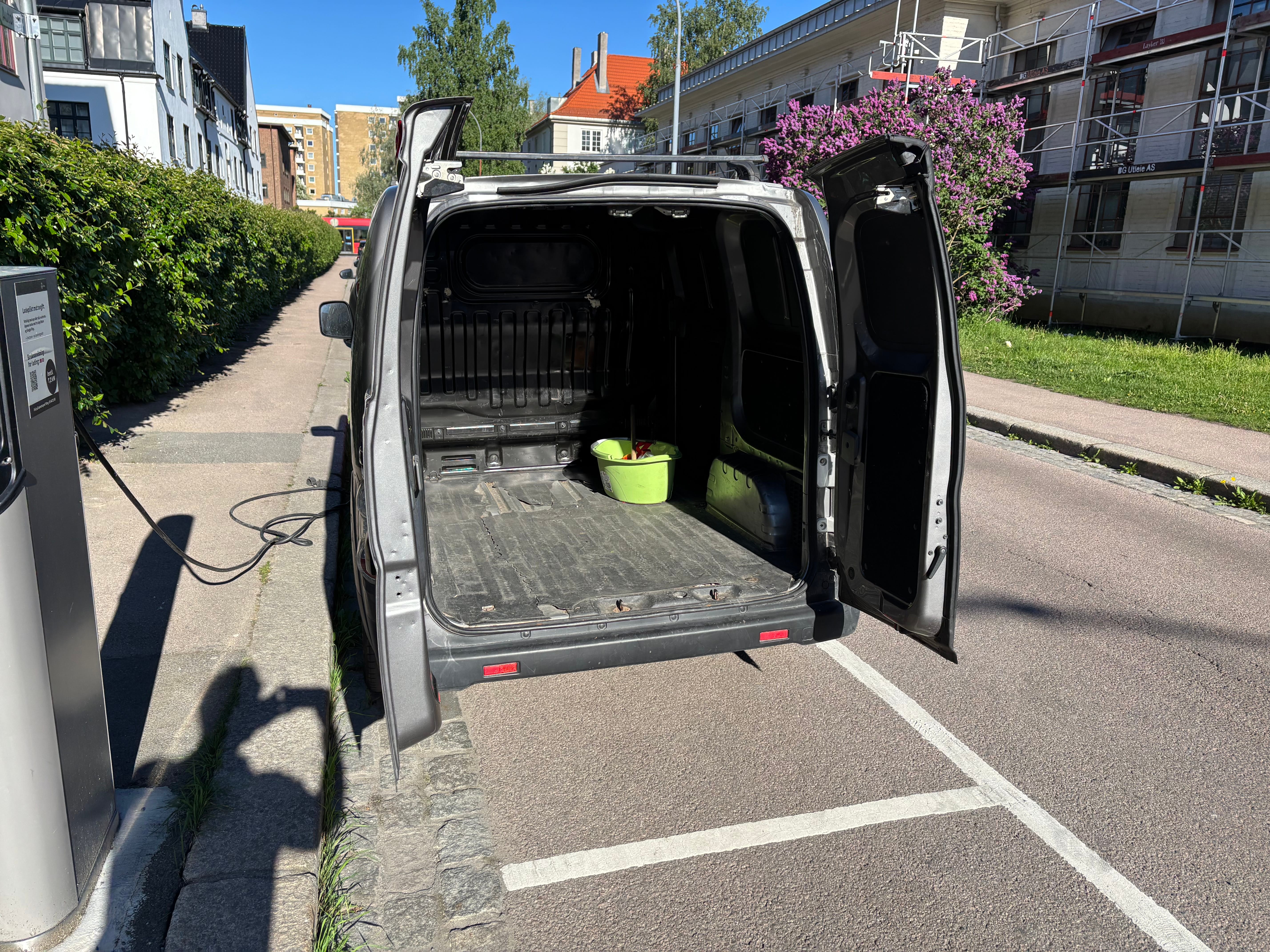 Nissan e-NV200 Varebil 2 - 40kWh (200-230km rekkevidde).. mit Rückfahrkamera