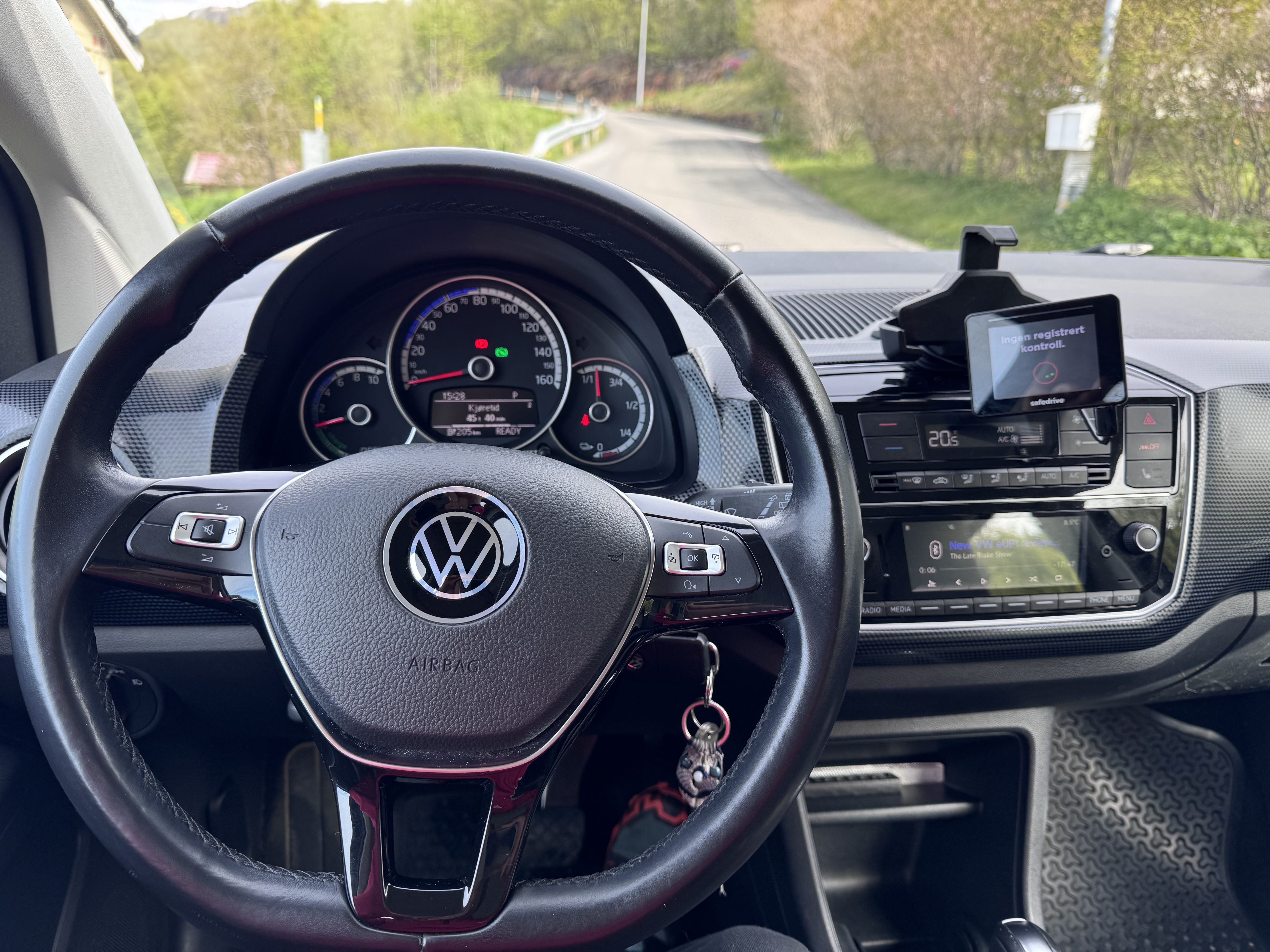 Volkswagen e-Up ! Electric Long Range (~250km summer) med Bluetooth audio