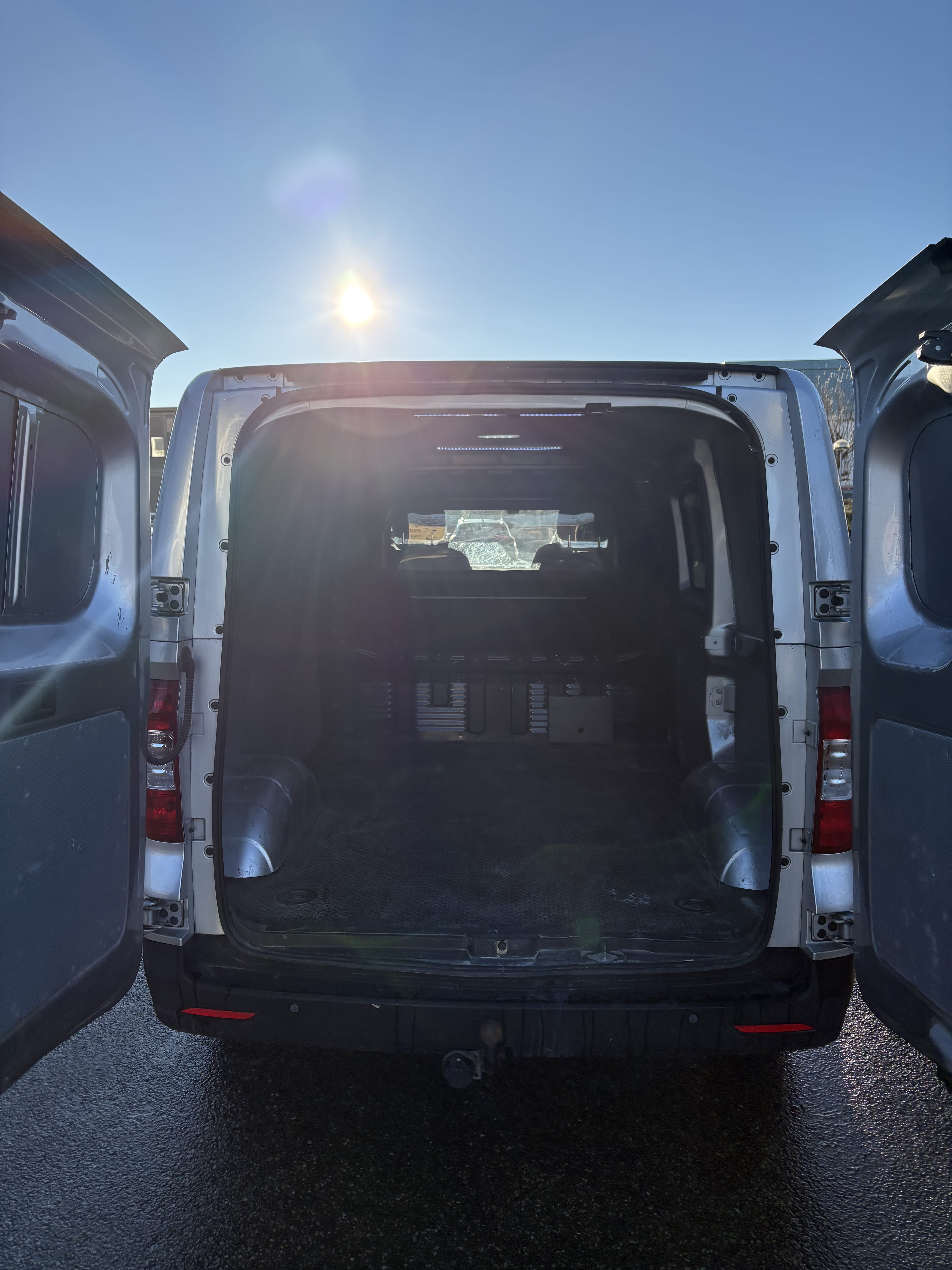 Maxus eDeliver 3 with Backup camera