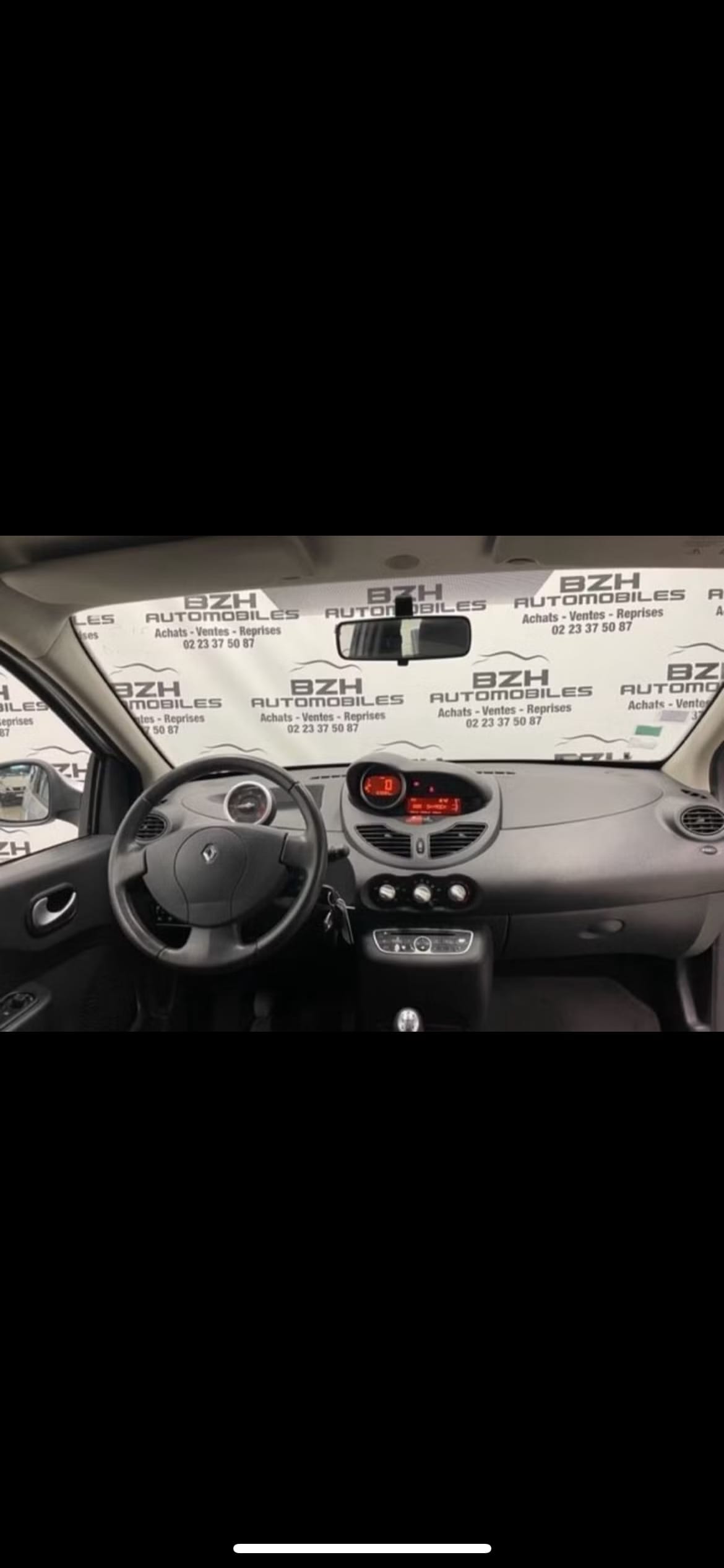 Renault Twingo with Baby seat